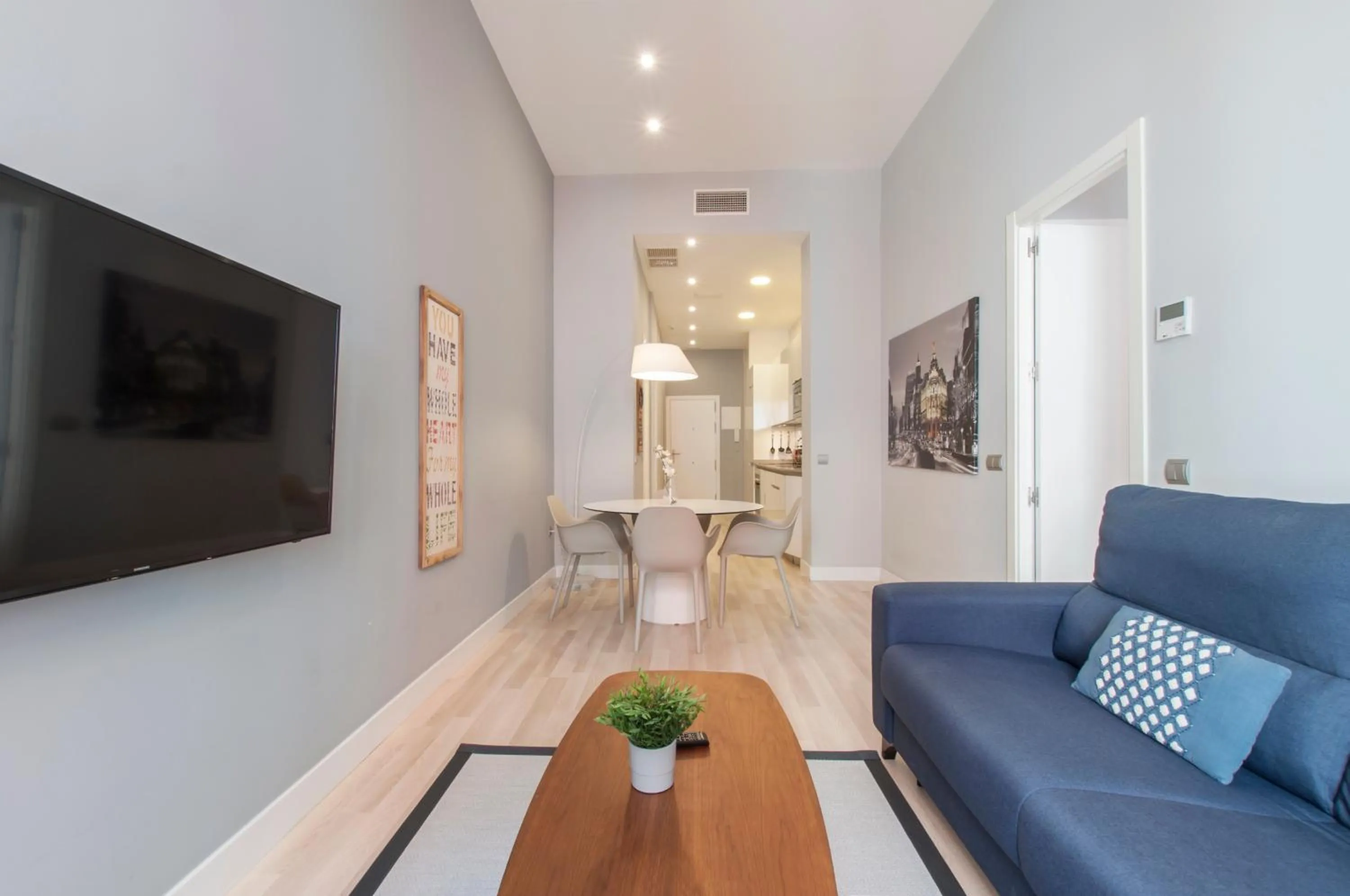 TV and multimedia in Arenal Suites Gran Vía