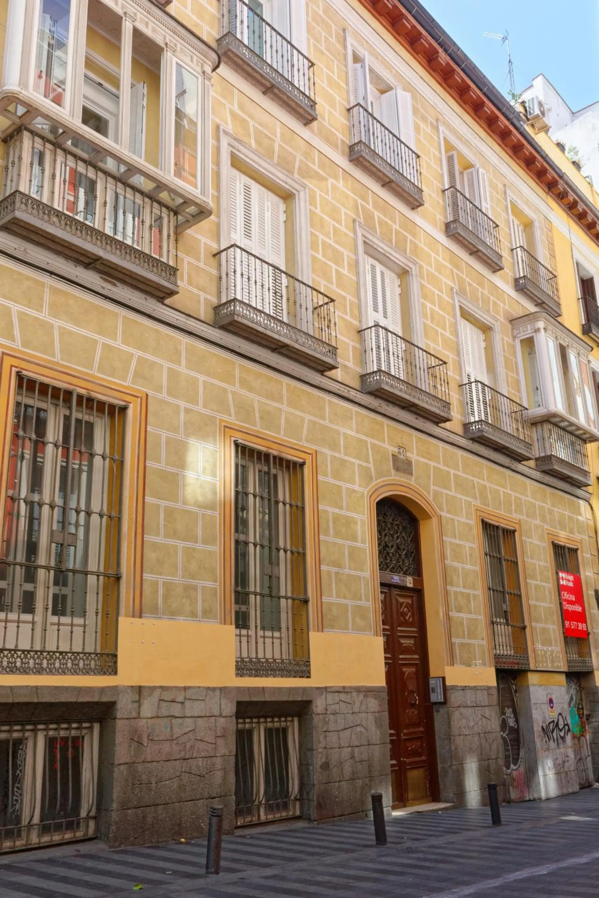 Property building in Arenal Suites Gran Vía