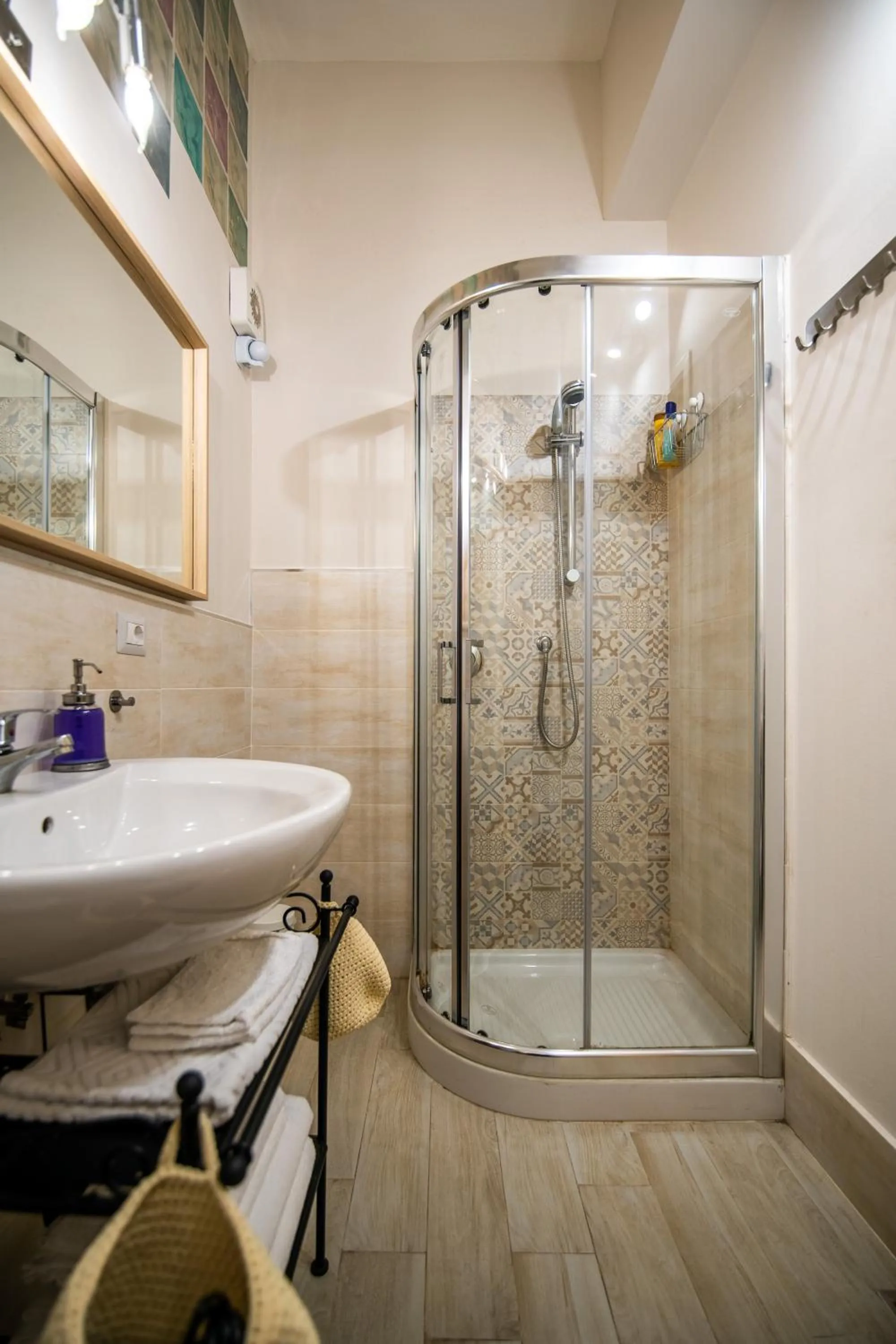 Shower in Terre Dipinte