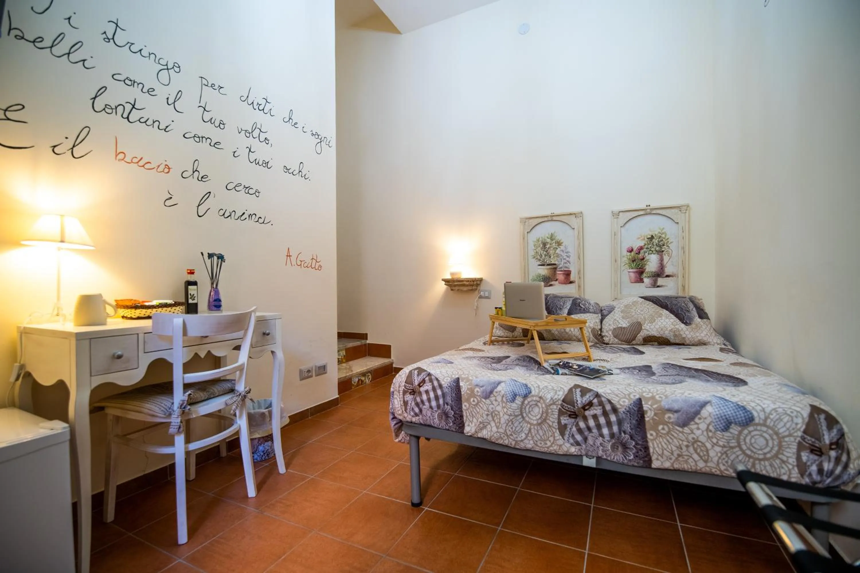 Photo of the whole room, Bed in Terre Dipinte