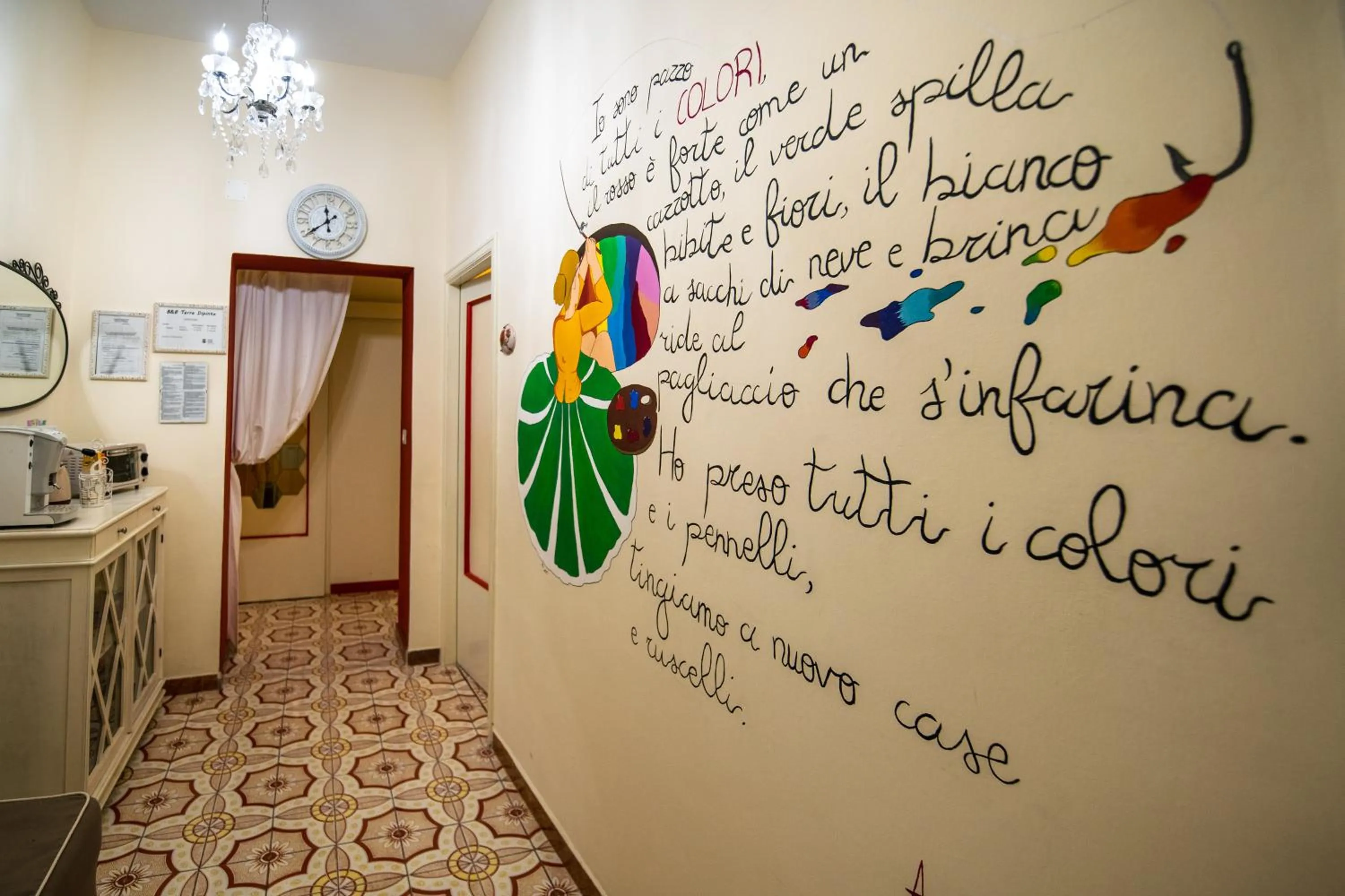 Facade/entrance in Terre Dipinte