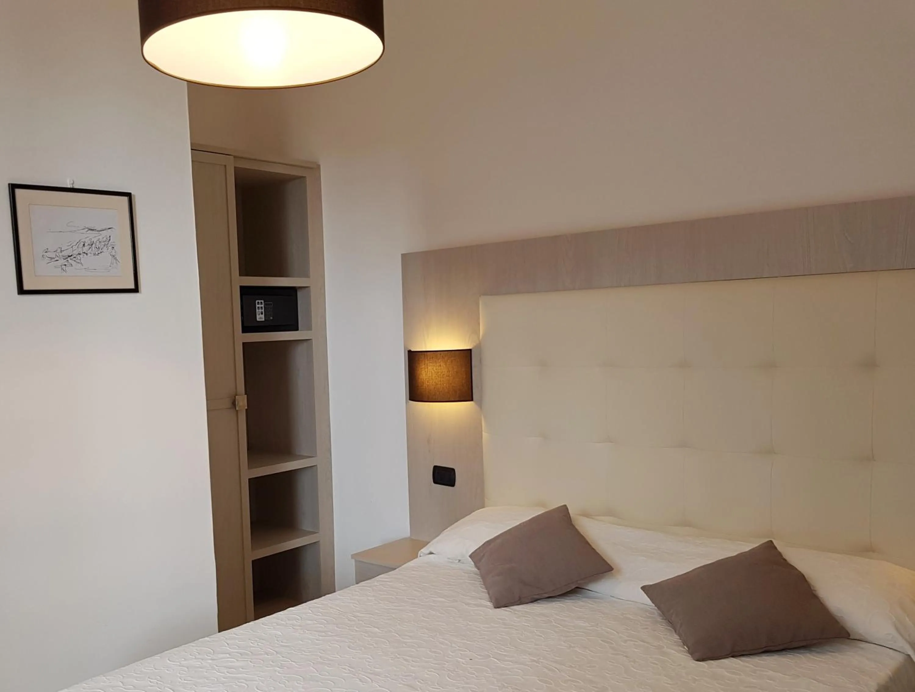 Bed in Albergo Degli Amici
