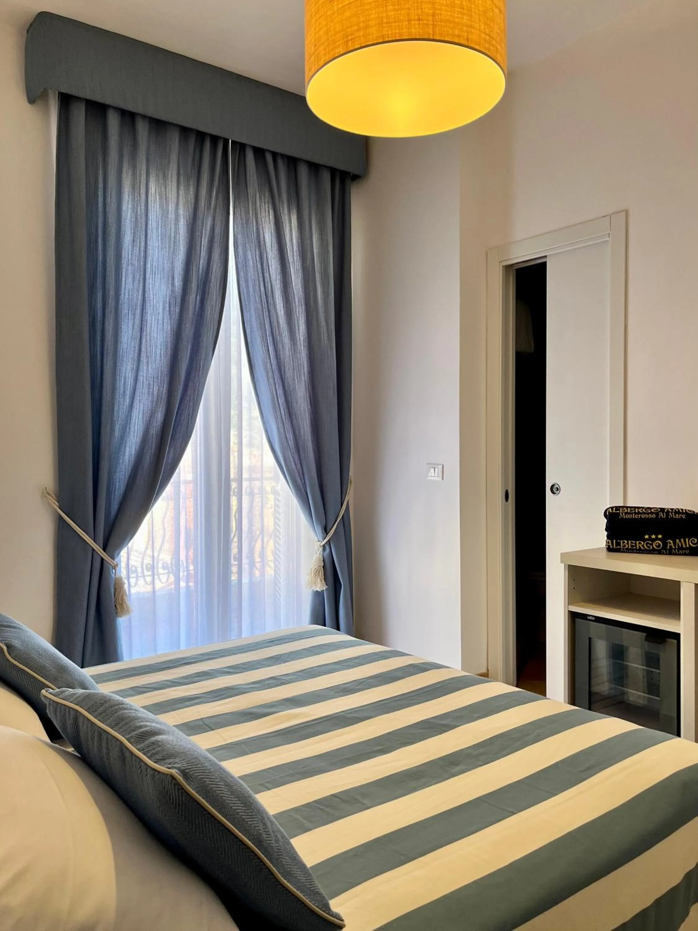 Bed in Albergo Degli Amici