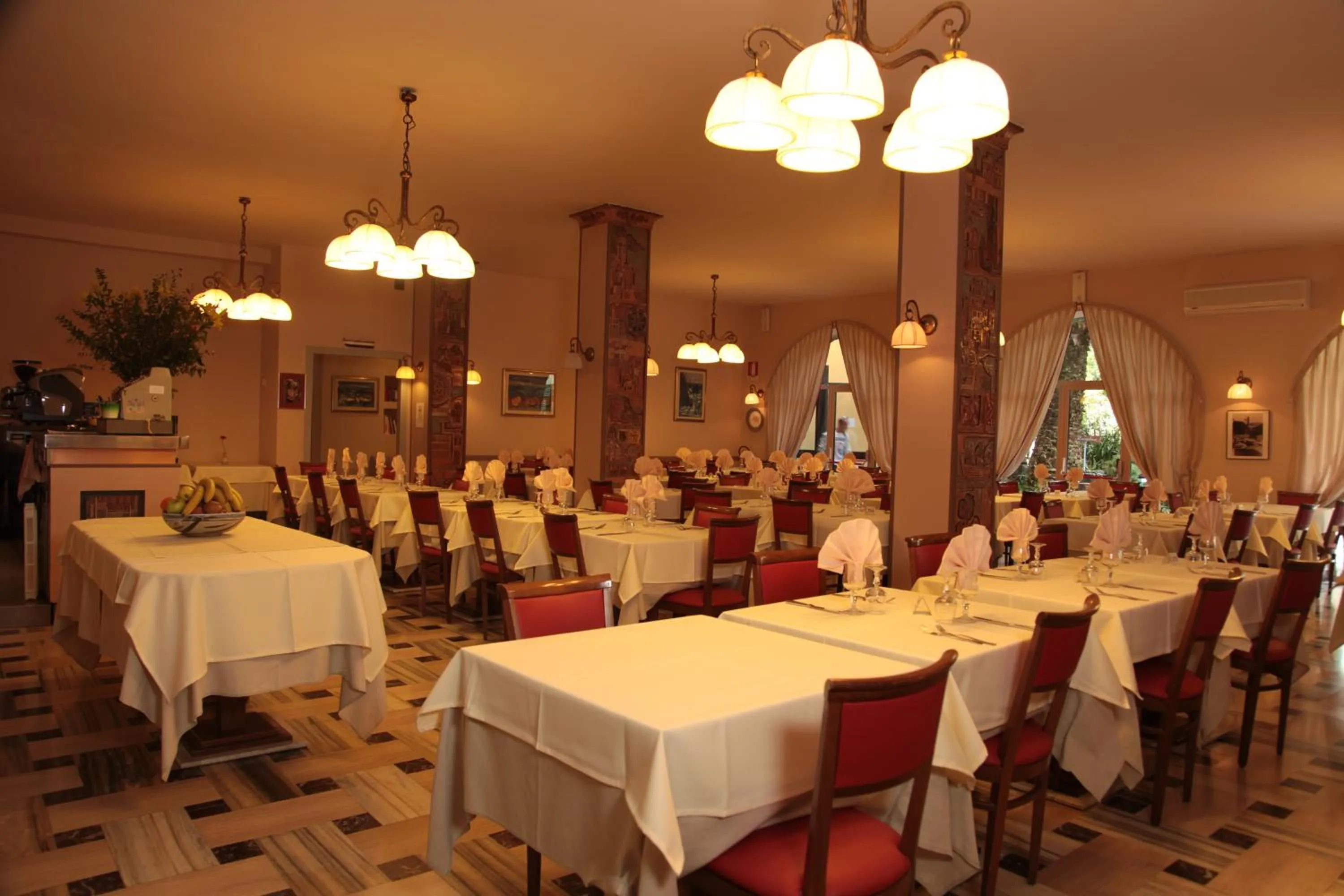Restaurant/places to eat in Albergo Degli Amici