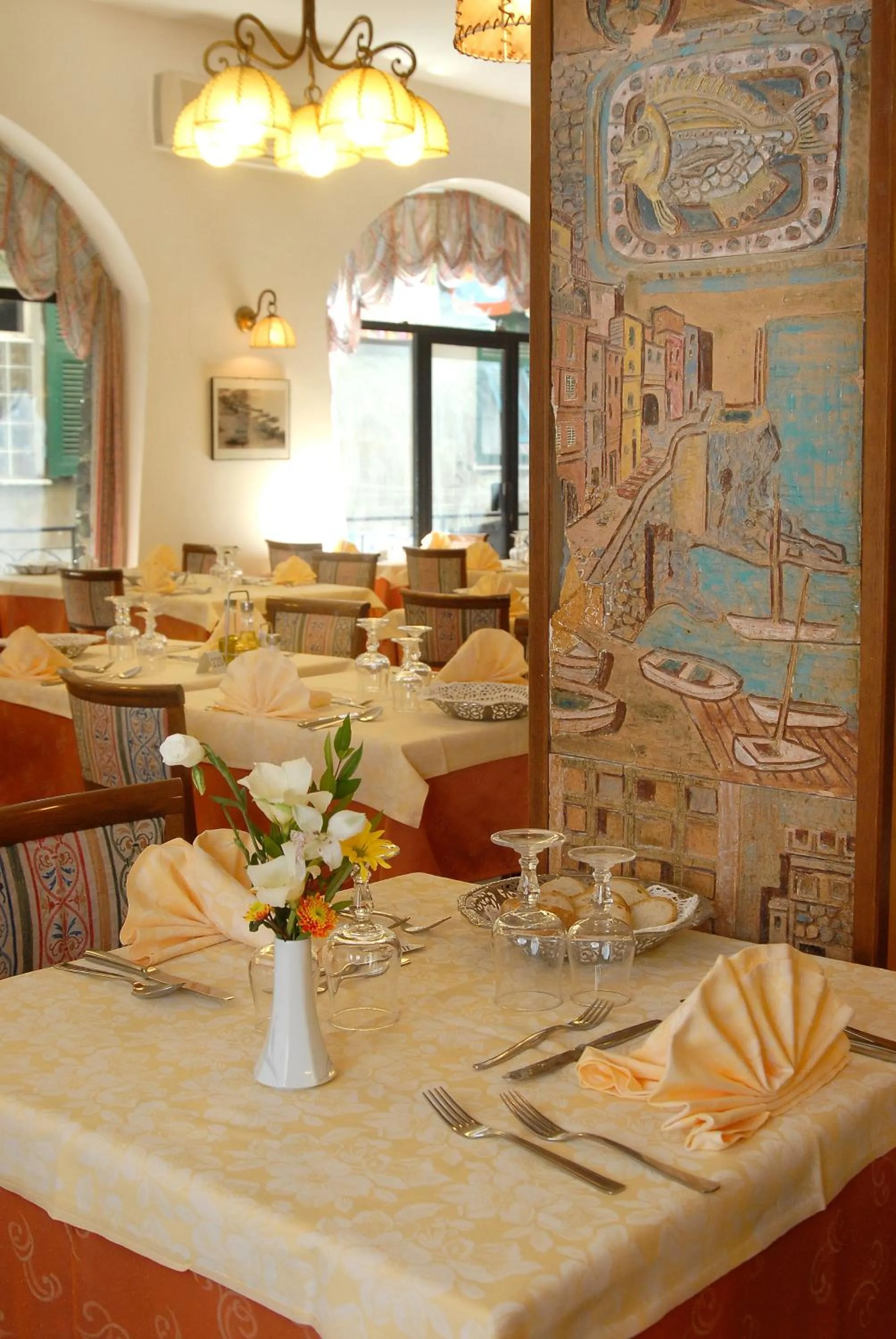 Restaurant/places to eat in Albergo Degli Amici