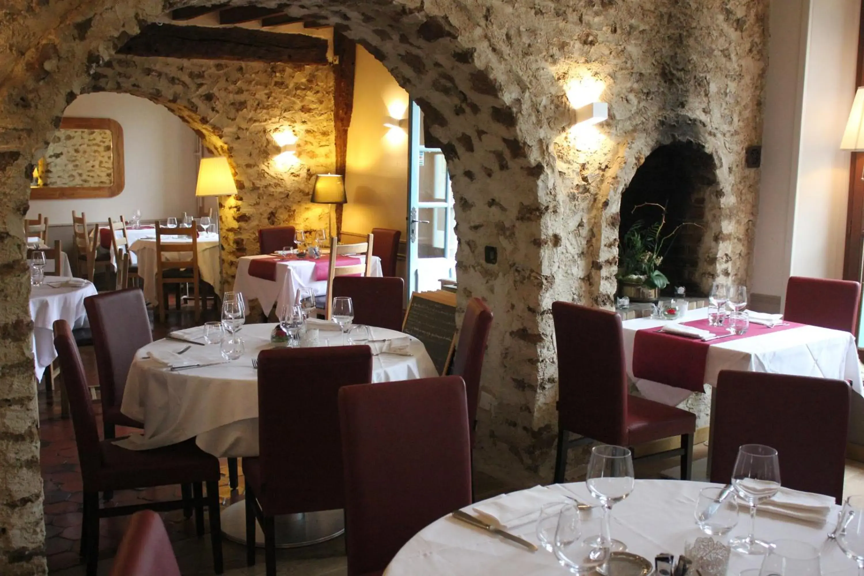 Restaurant/Places to Eat in Logis le Manoir de Sauvegrain