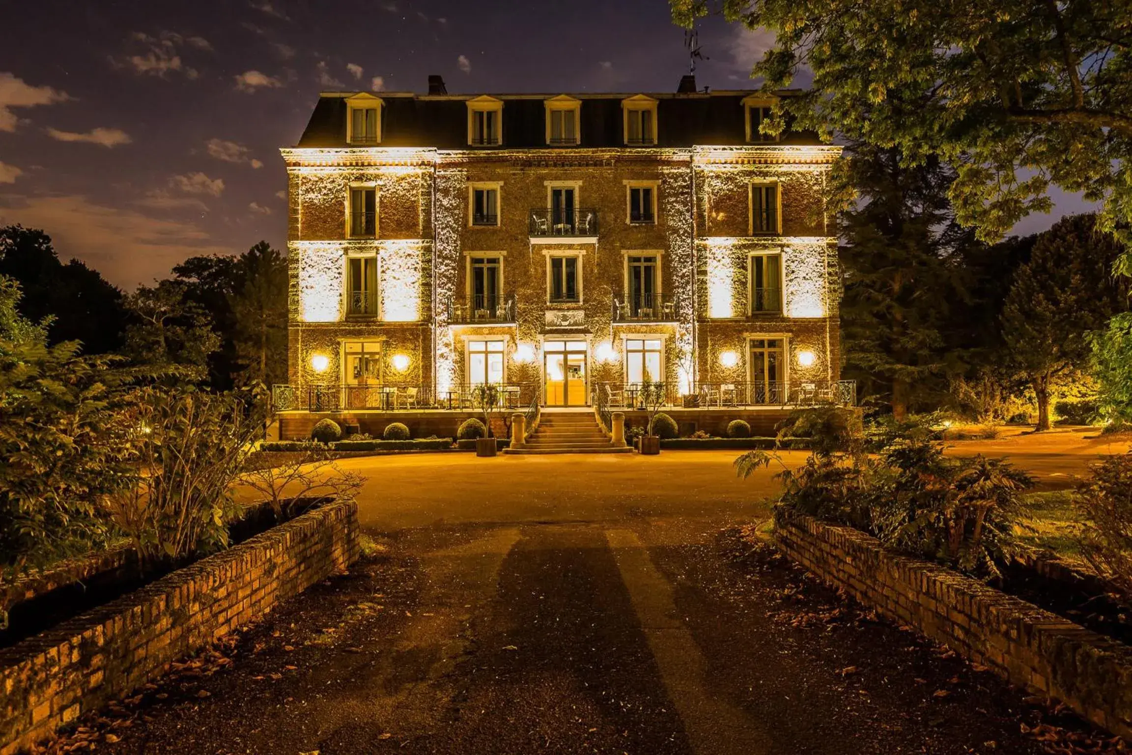 Facade/entrance, Property Building in Logis le Manoir de Sauvegrain