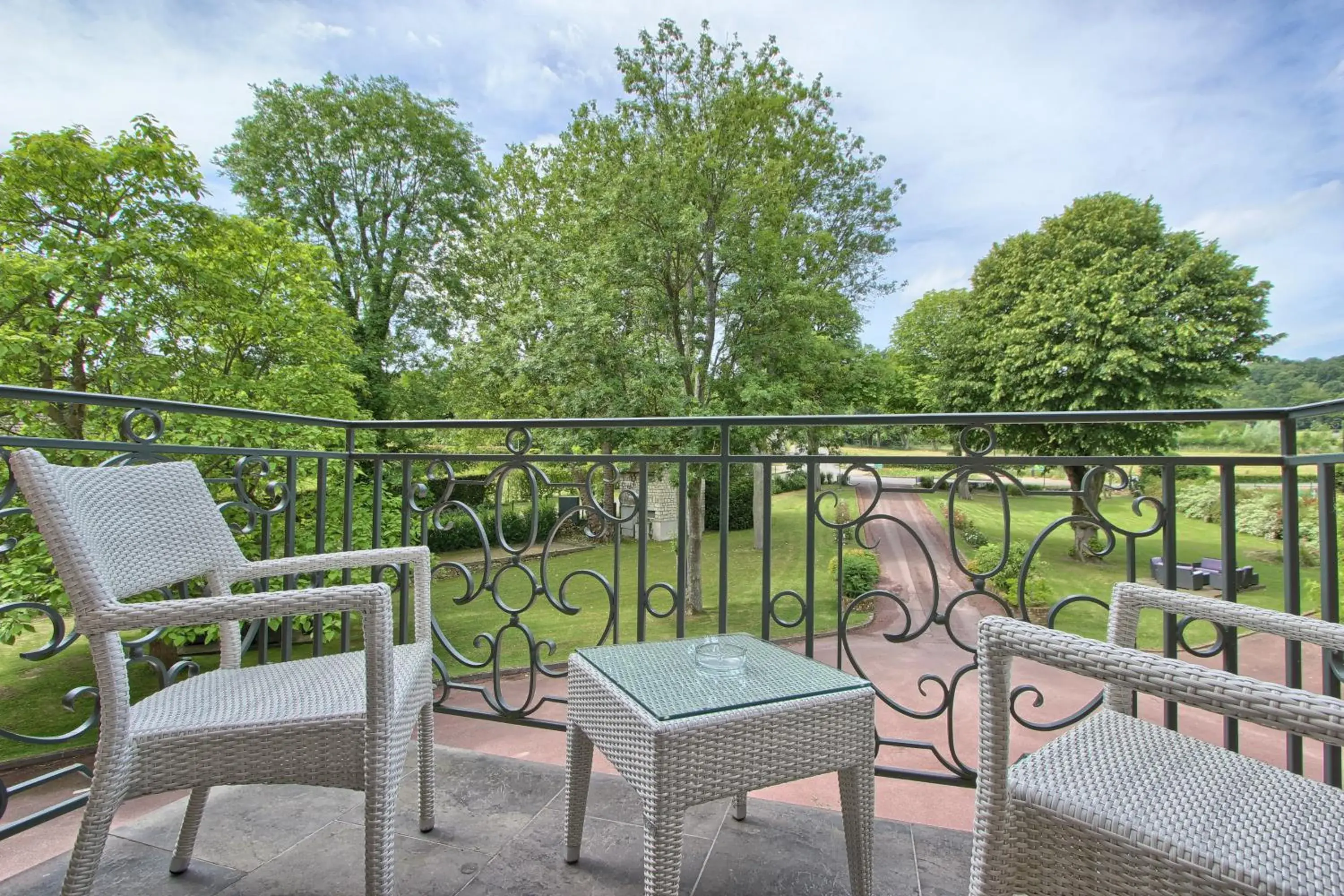 Garden in Logis le Manoir de Sauvegrain