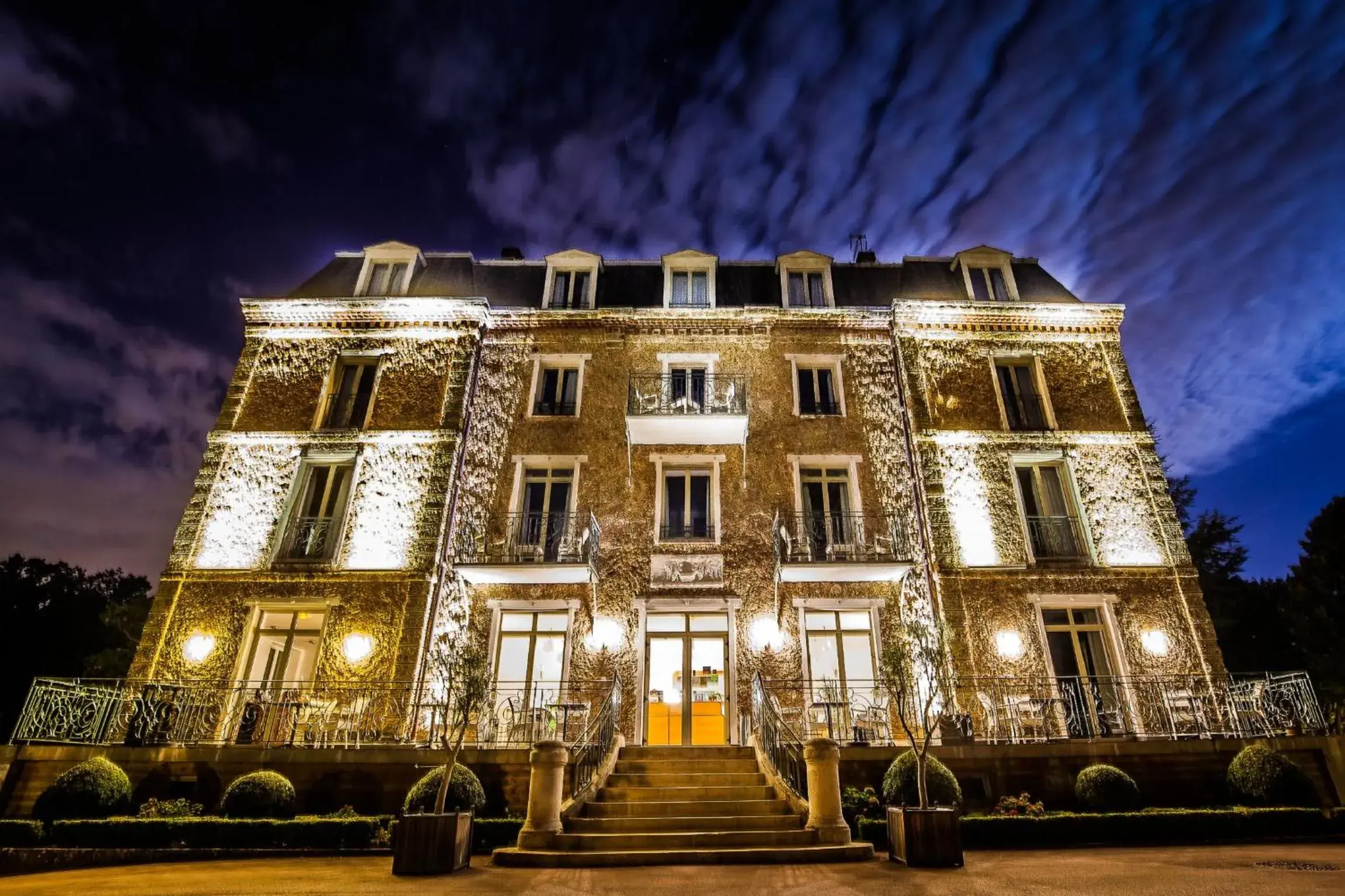 Facade/entrance, Property Building in Logis le Manoir de Sauvegrain