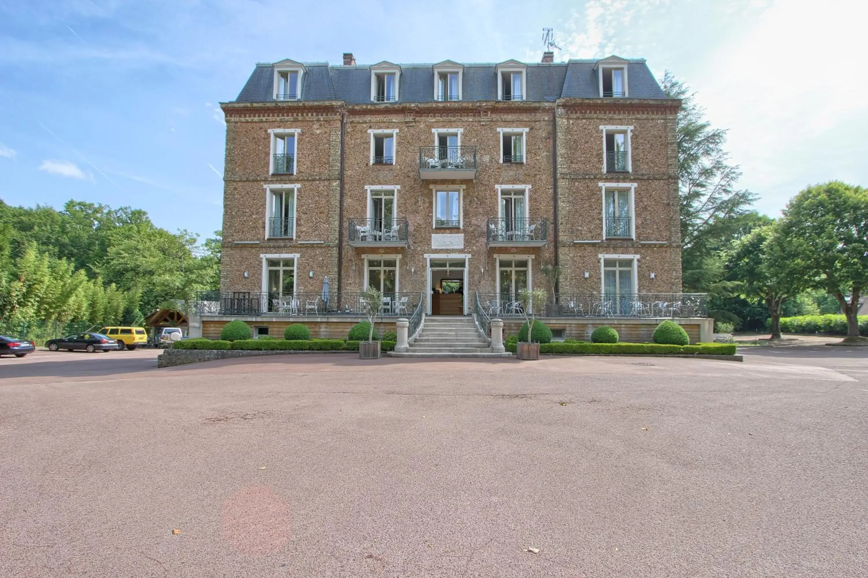 Facade/entrance, Property Building in Logis le Manoir de Sauvegrain