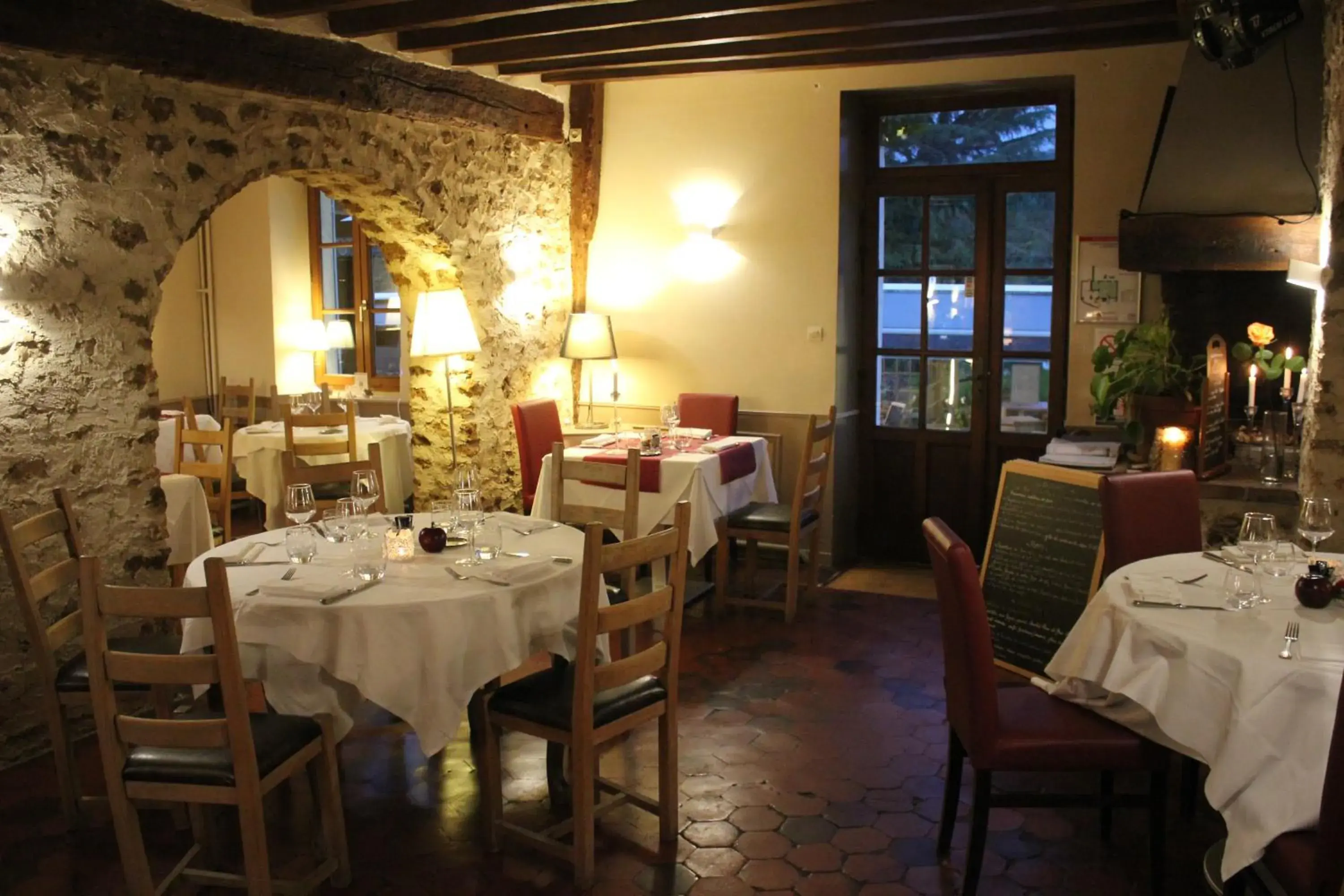 Restaurant/Places to Eat in Logis le Manoir de Sauvegrain