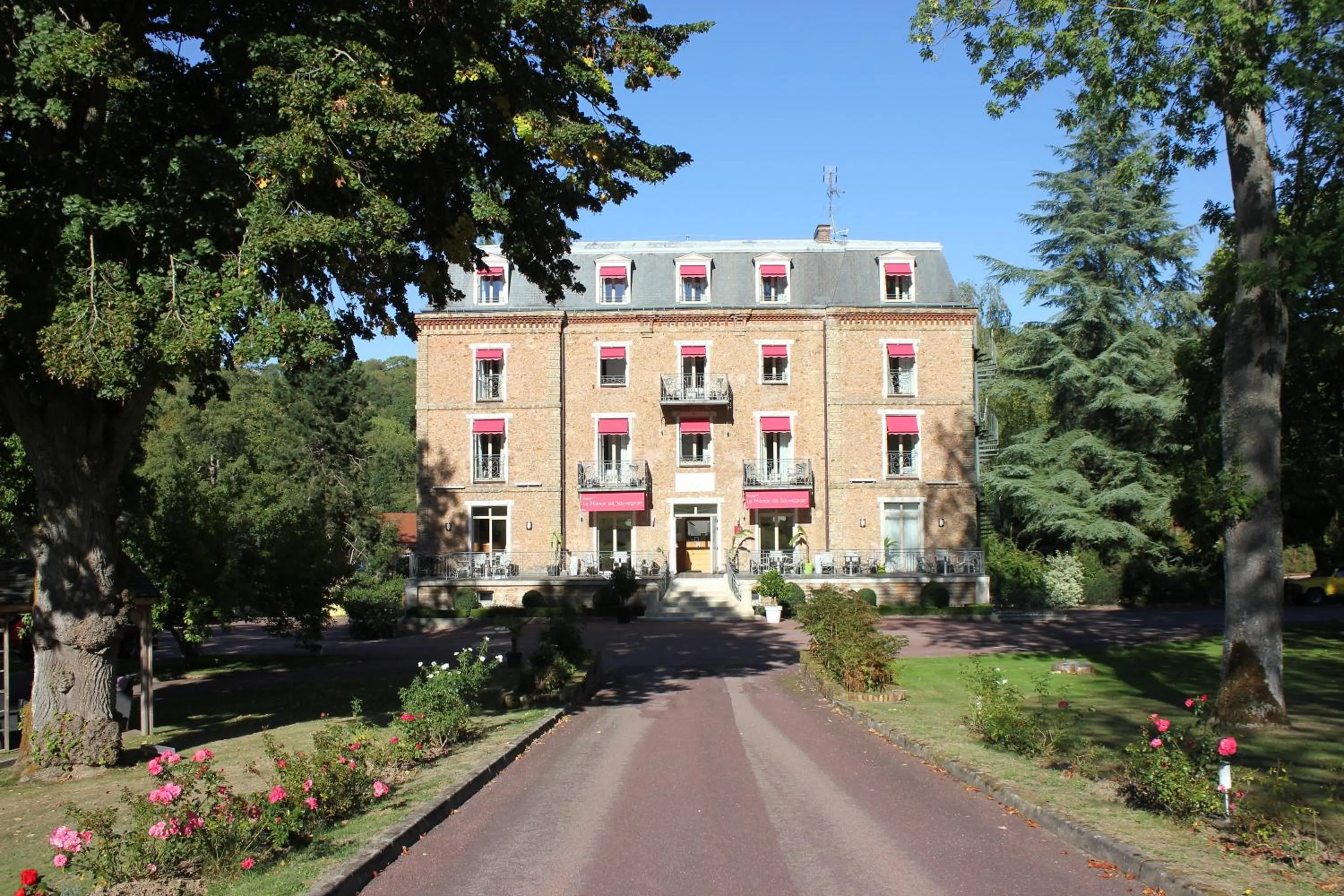 Property building in Logis Hôtel - Le Manoir de Sauvegrain