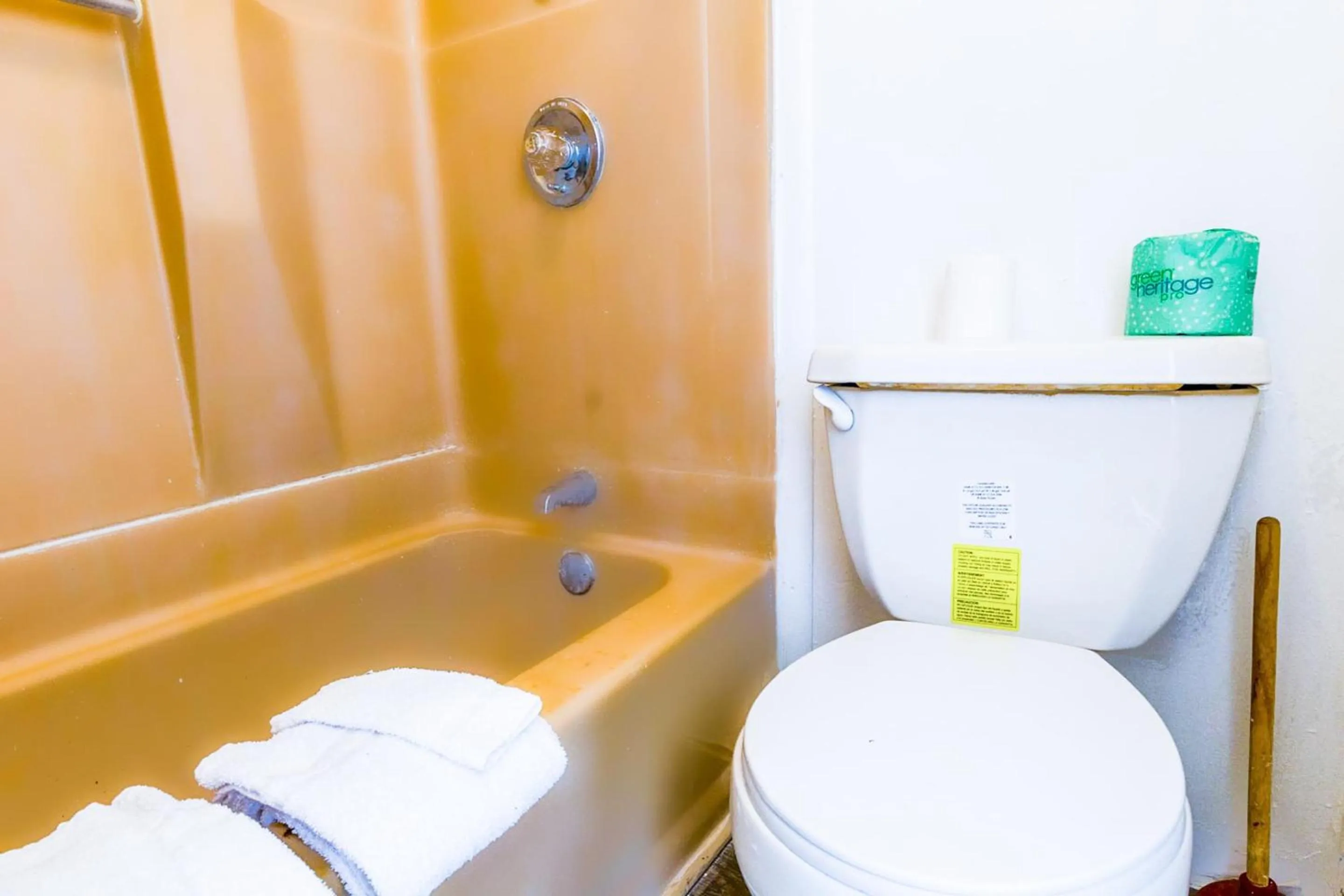 Bathroom in Country Hearth Inn & Suites By OYO Sturgis