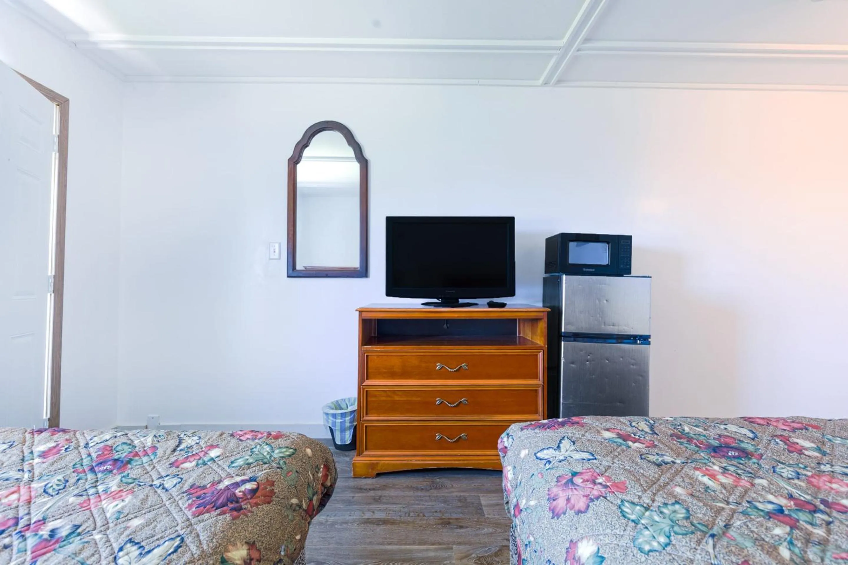 Bedroom, Bed in Country Hearth Inn & Suites By OYO Sturgis