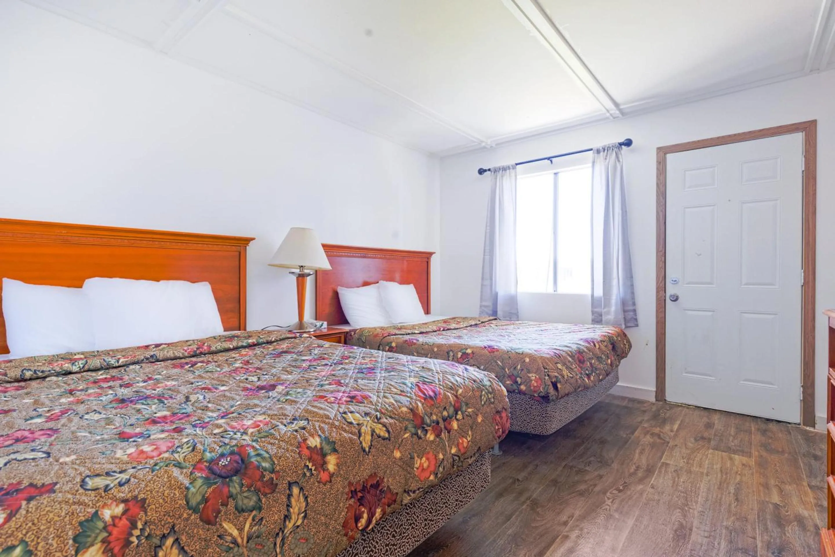 Bedroom, Bed in Country Hearth Inn & Suites By OYO Sturgis