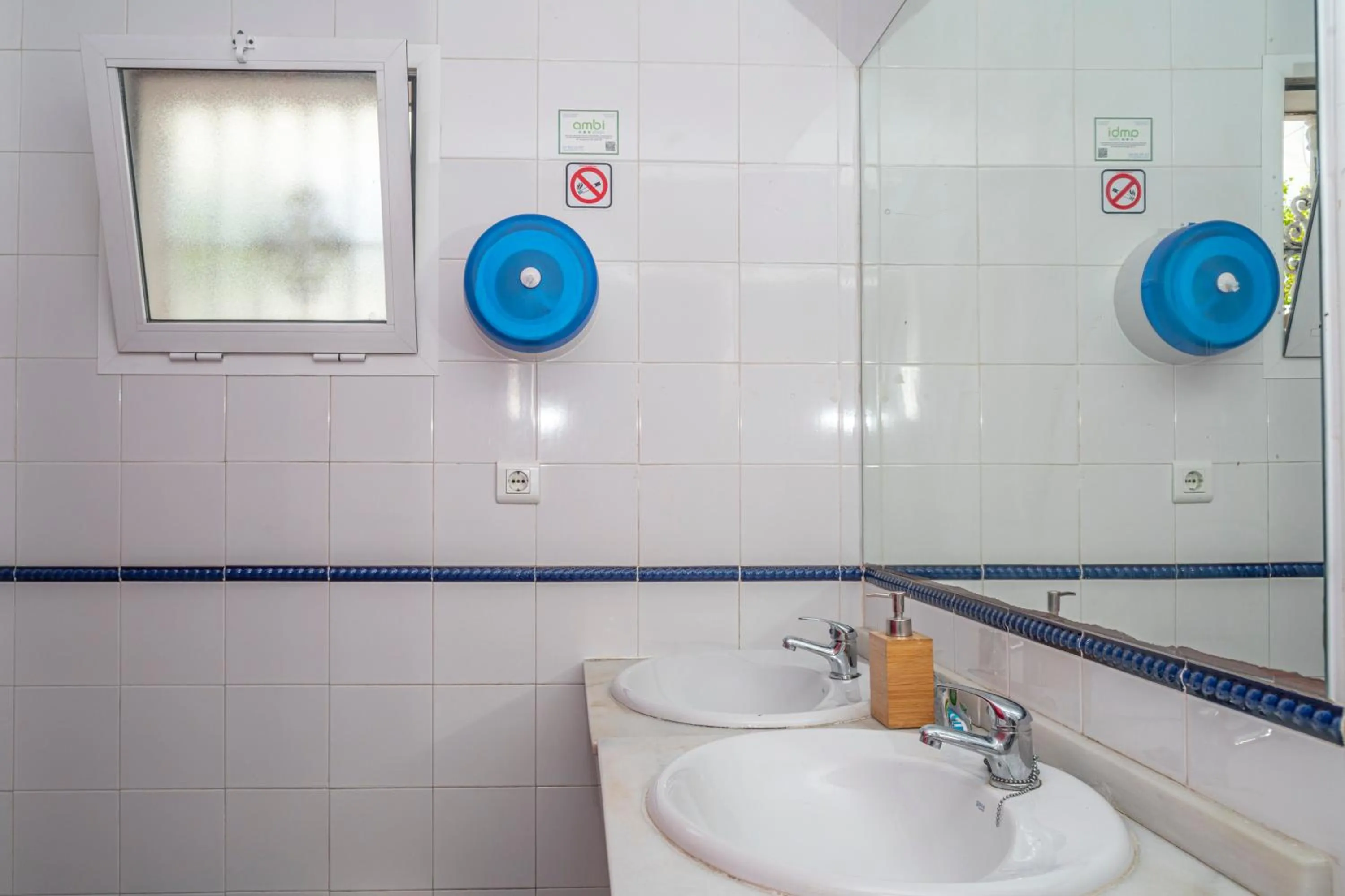 Bathroom in La Moraga de Poniente Malaga Hostel