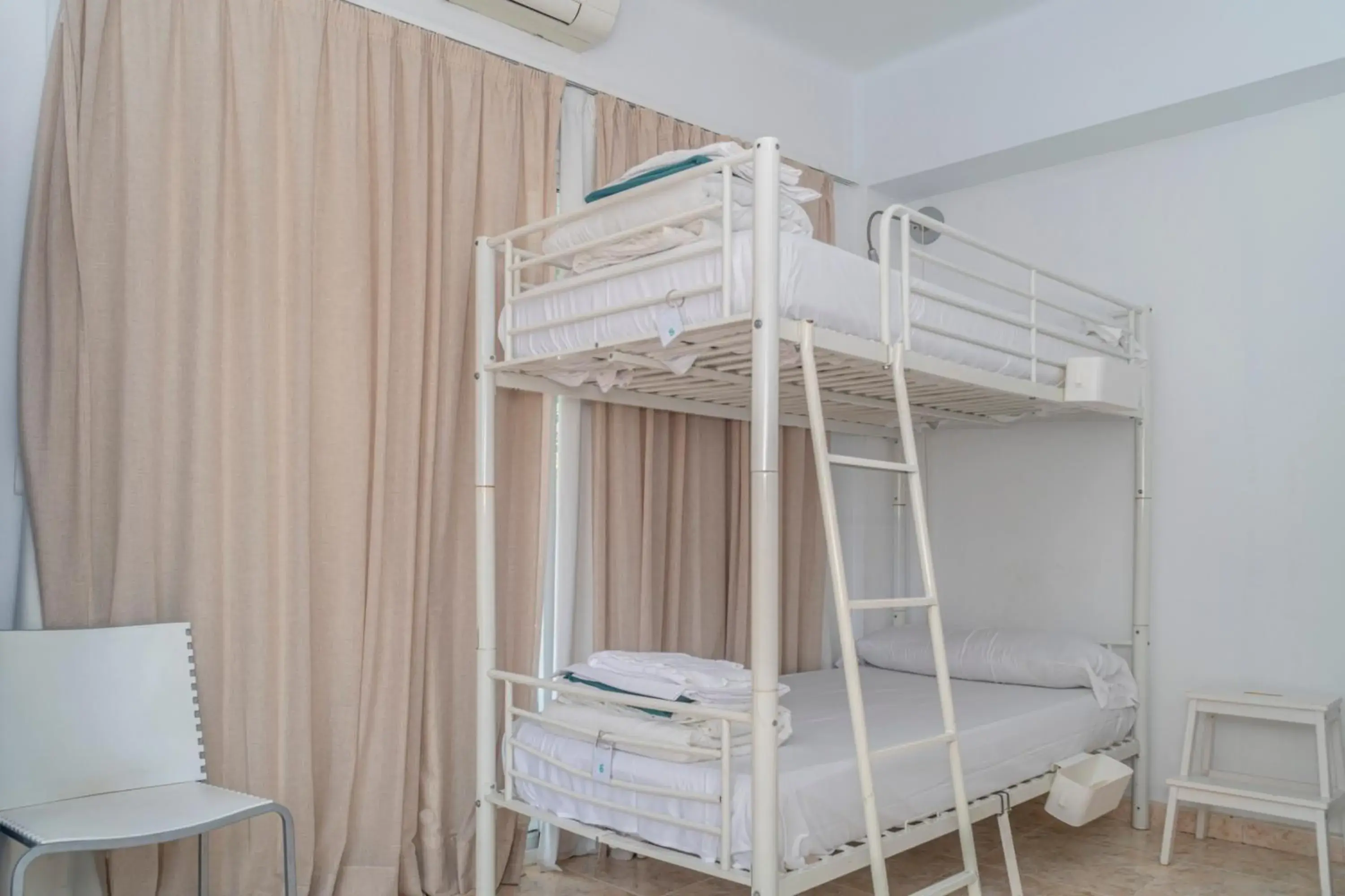 bunk bed, Bed in La Moraga de Poniente Malaga Hostel bunk bed, Bed in La Moraga de Poniente Malaga Hostel