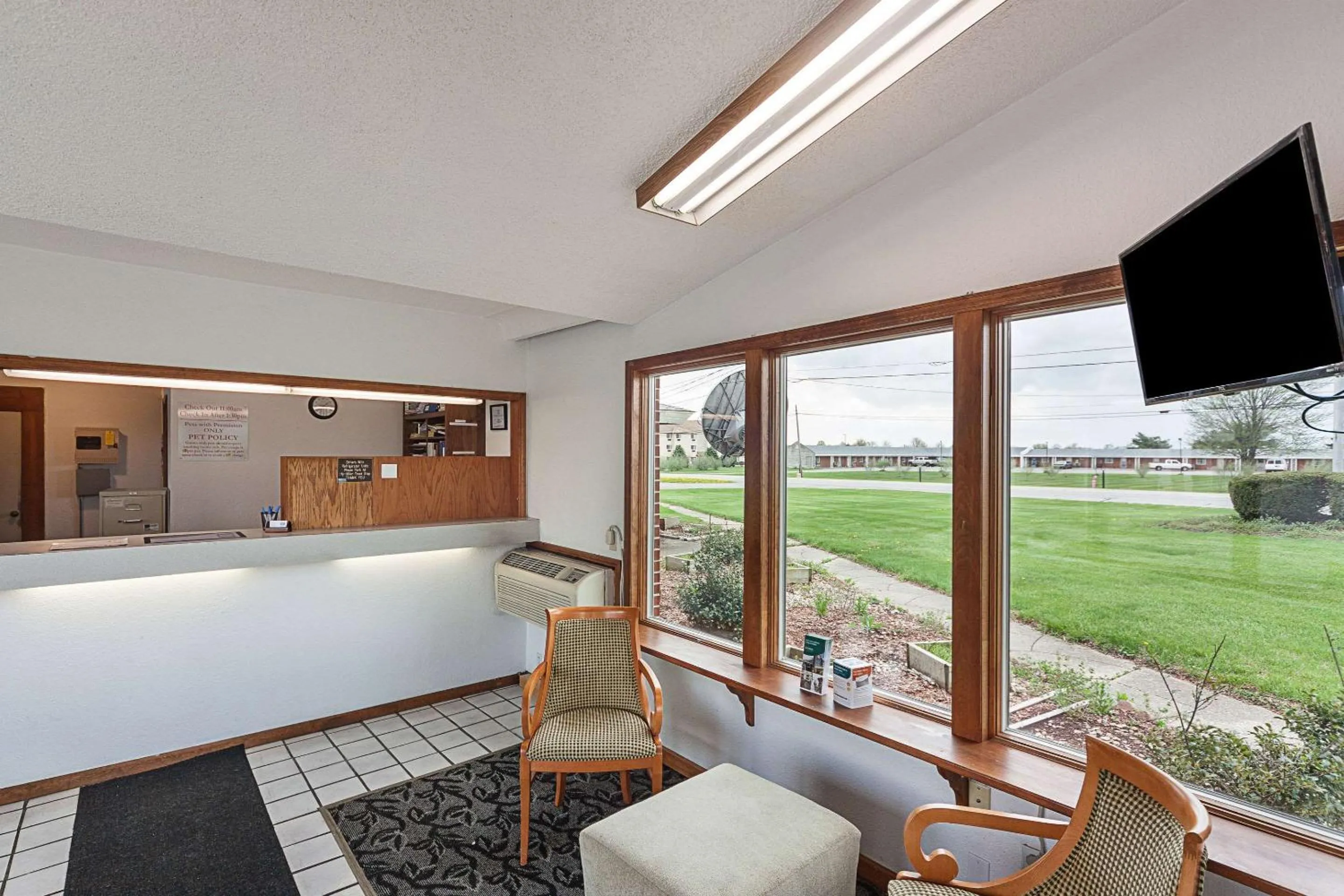 Lobby or reception in Rodeway Inn Wauseon