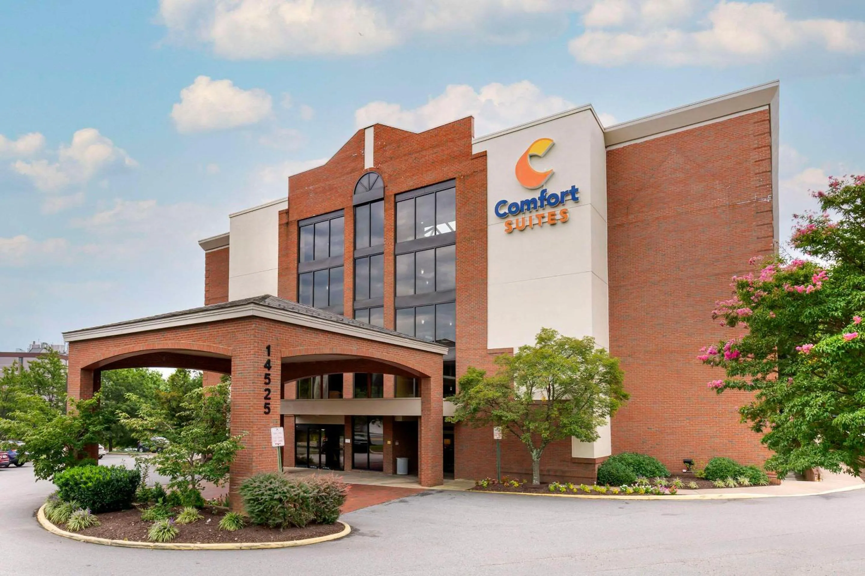 Property building in Comfort Suites Near Potomac Mills