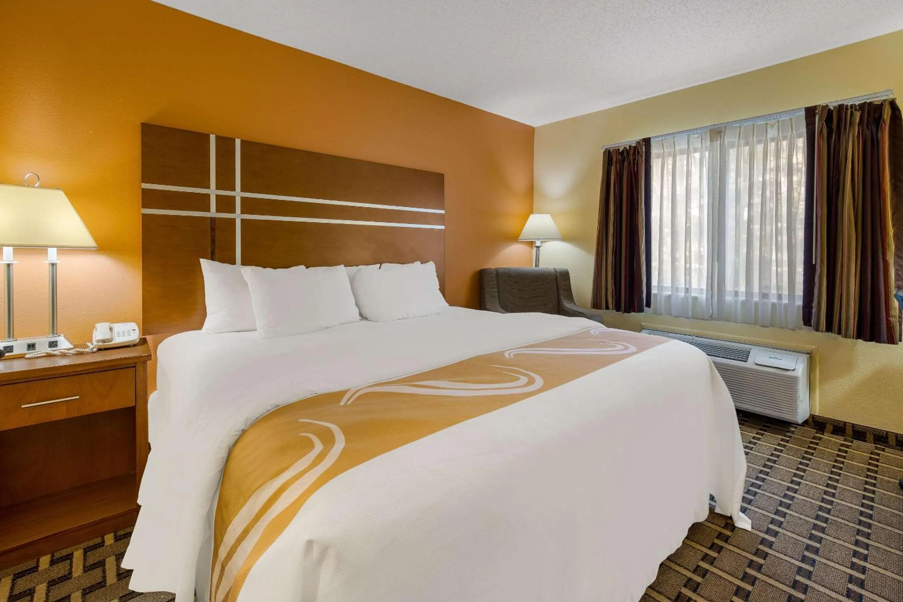 Bedroom, Bed in Quality Inn Ashland East