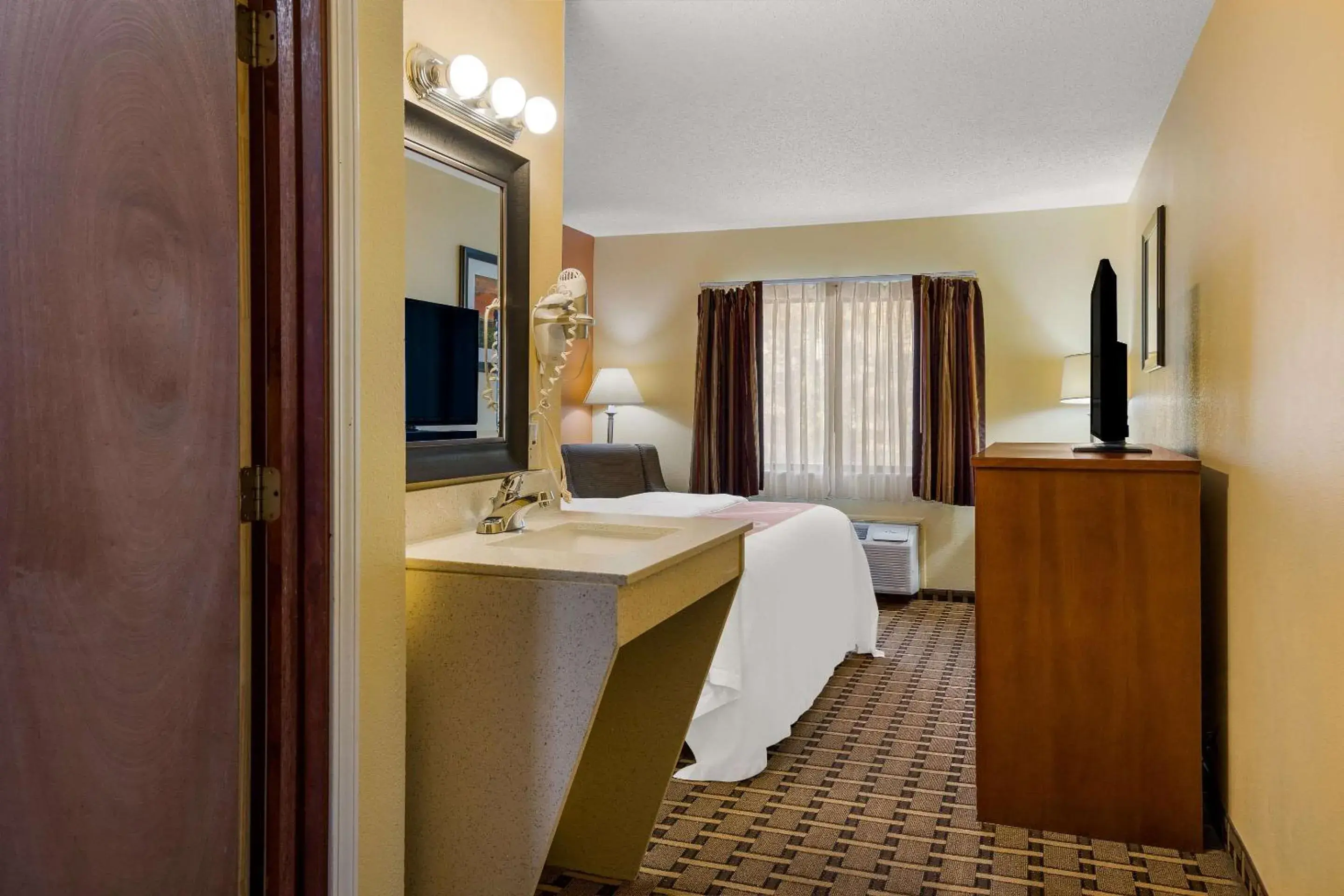 Bedroom, Bed in Quality Inn Ashland East Bedroom, Bed in Quality Inn Ashland East