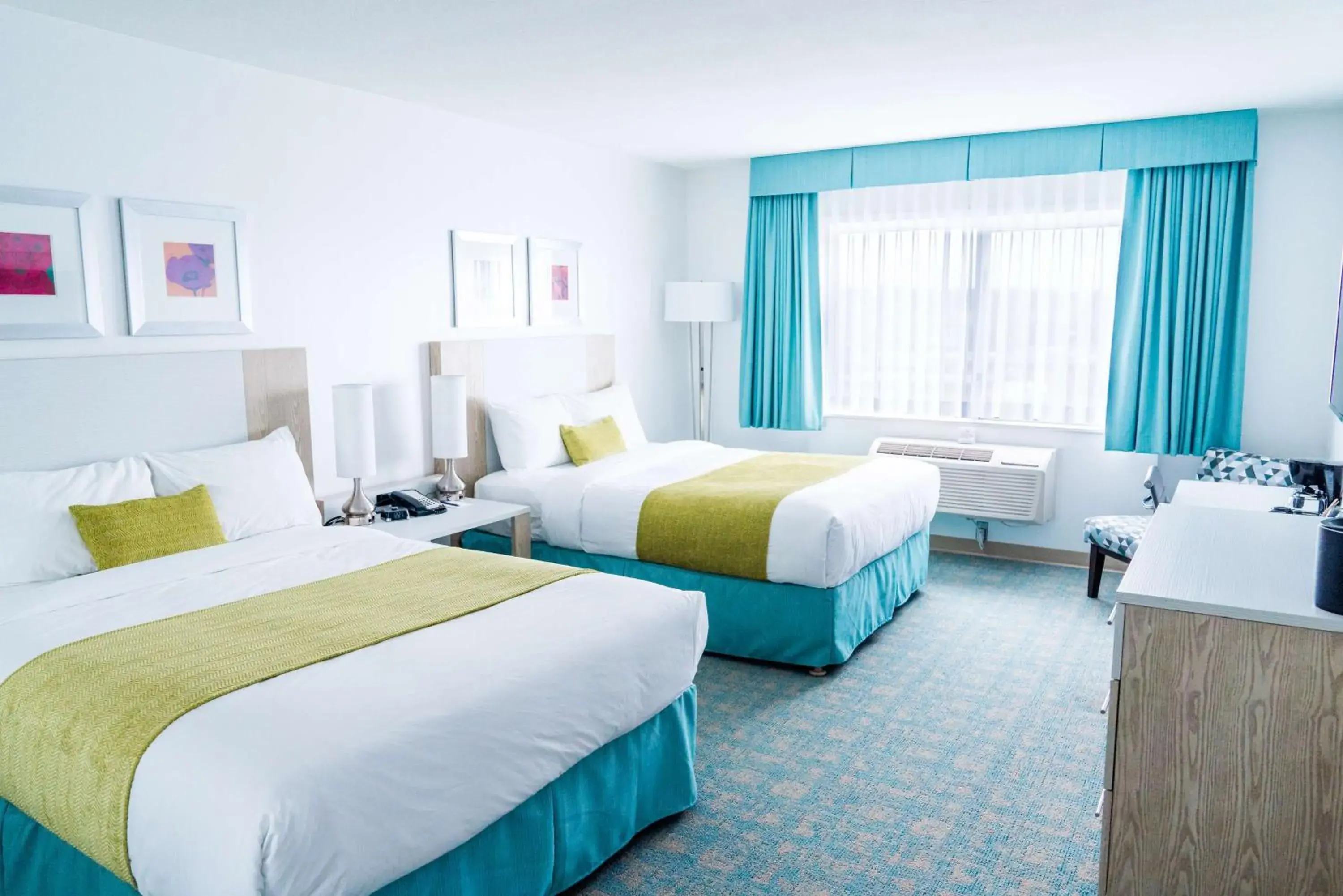 Bedroom, Bed in Coast Hotel & Convention Centre Bedroom, Bed in Coast Hotel & Convention Centre