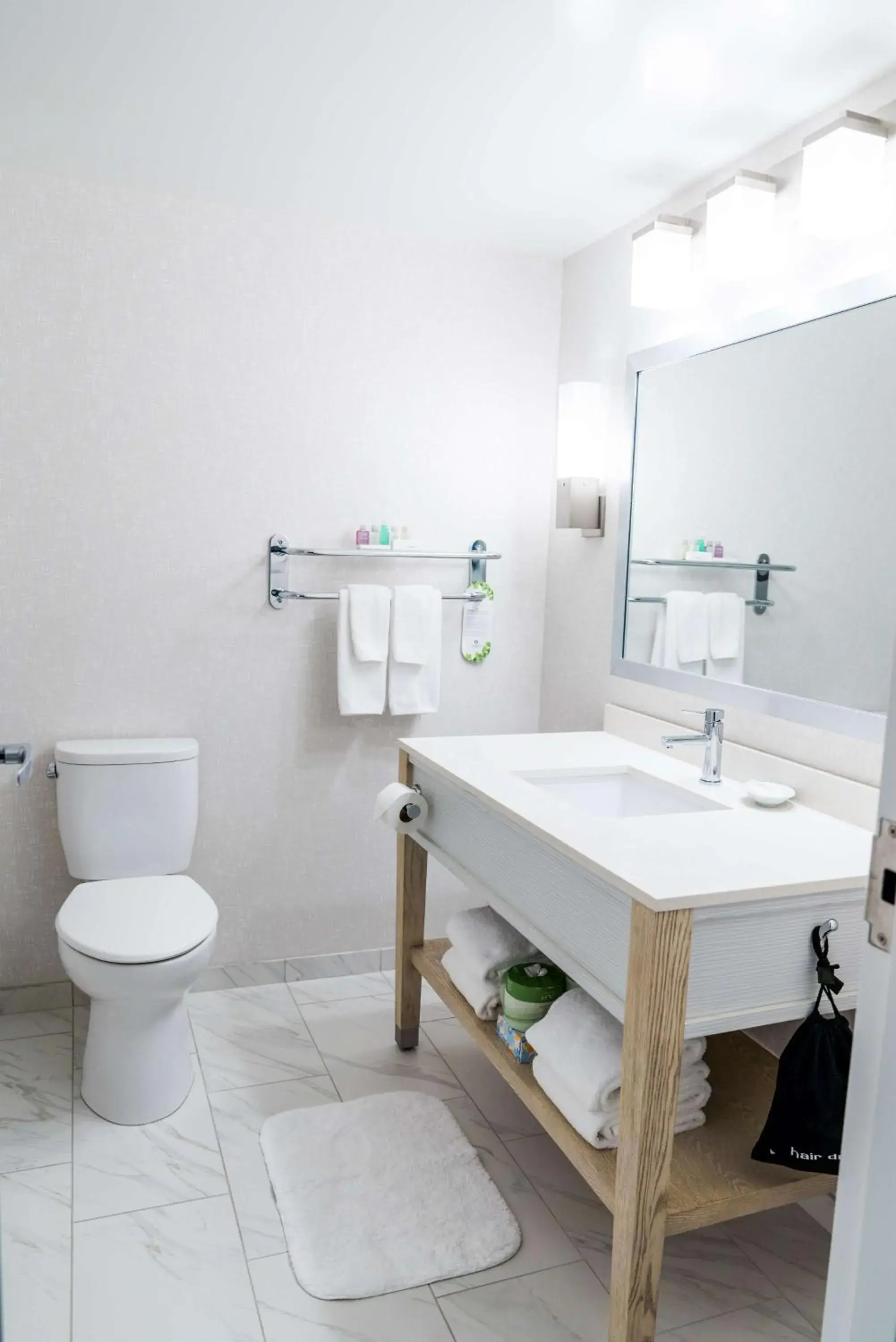 Bedroom in Coast Hotel & Convention Centre Bedroom in Coast Hotel & Convention Centre