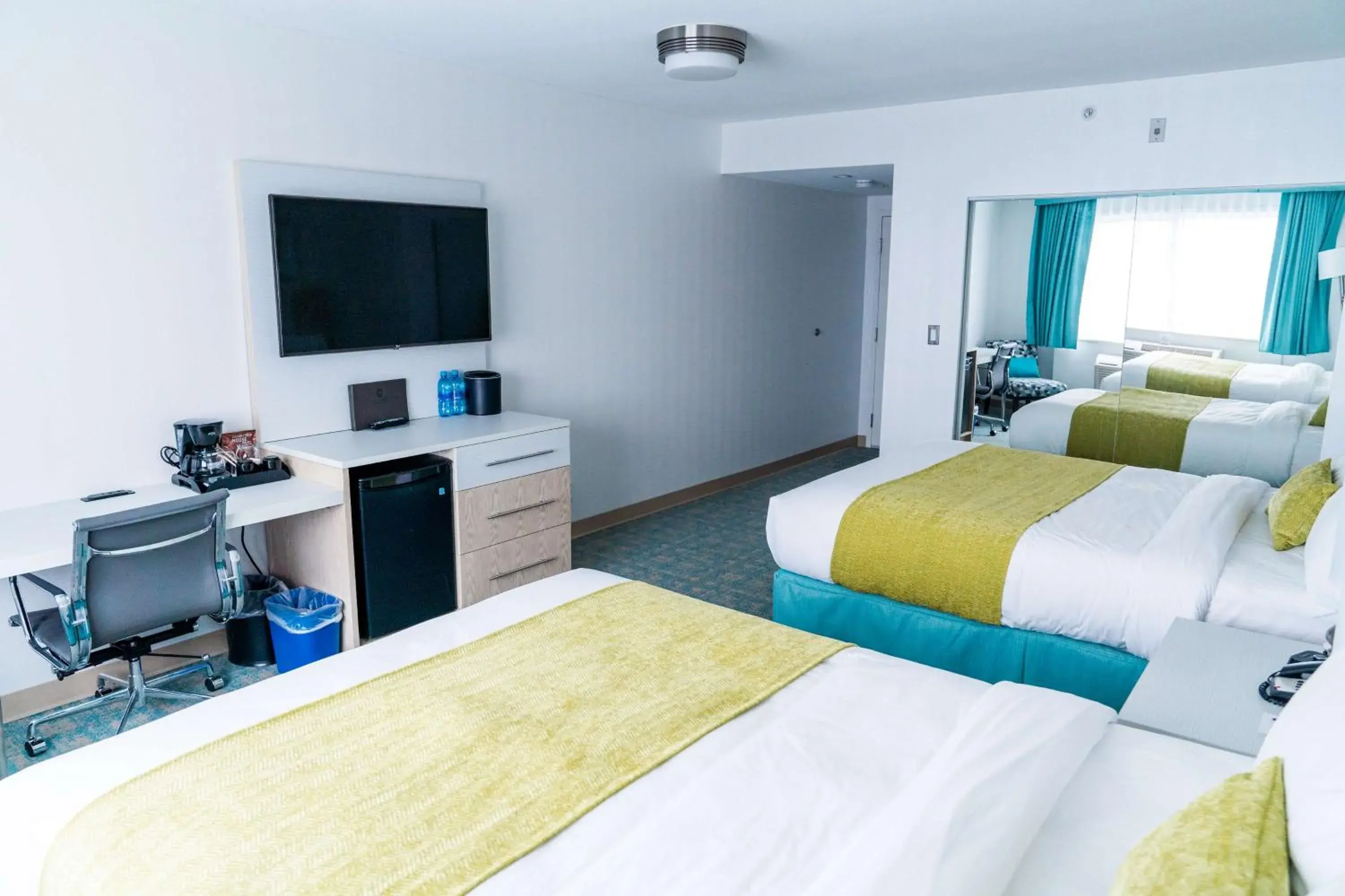 Bedroom, Bed in Coast Hotel & Convention Centre Bedroom, Bed in Coast Hotel & Convention Centre