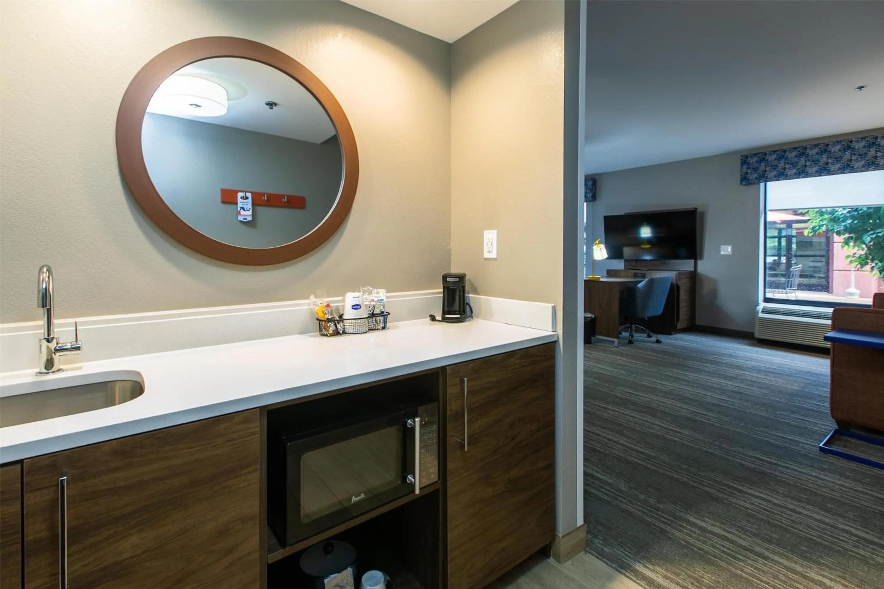 Photo of the whole room in Hampton Inn & Suites Wilder