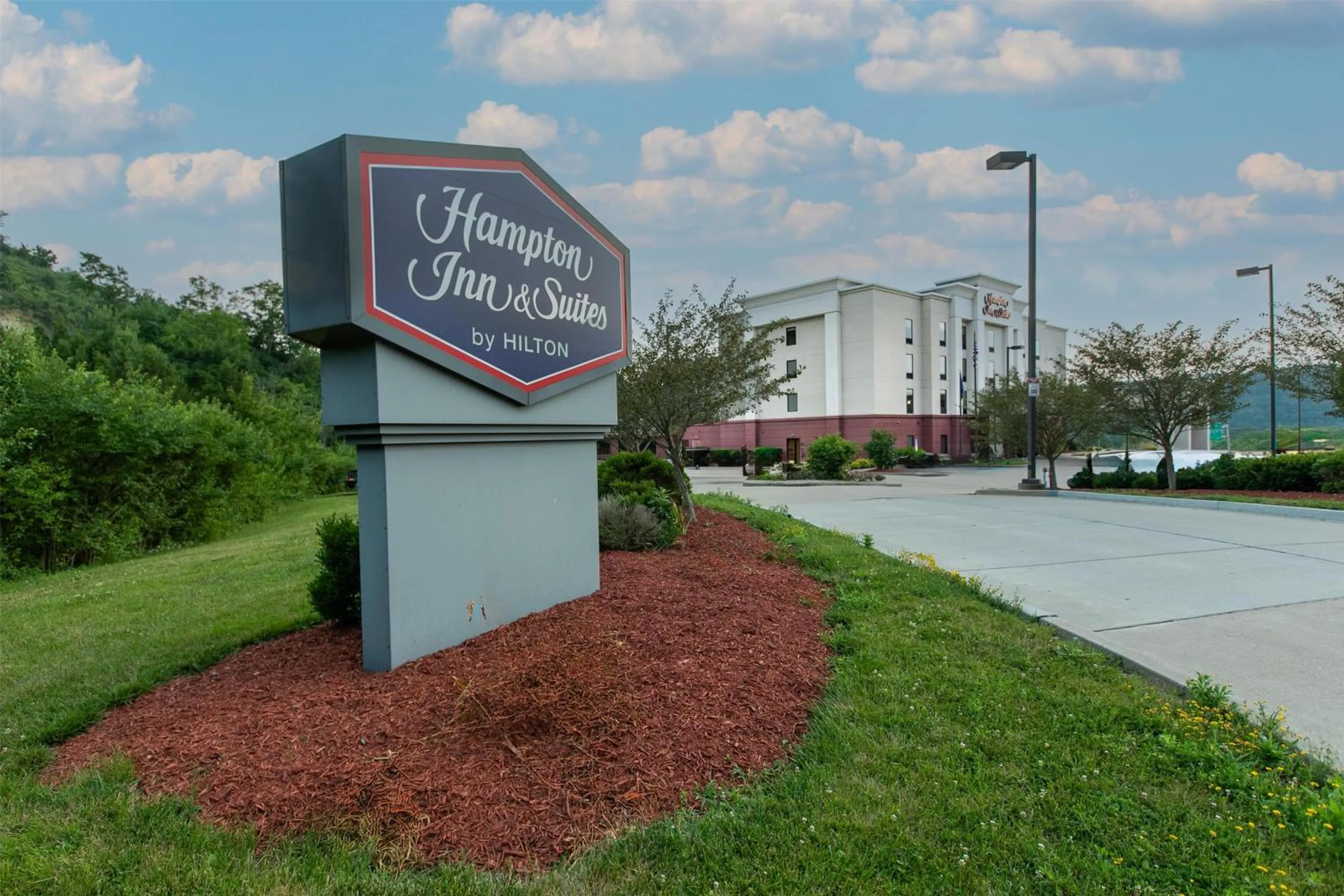 Property building in Hampton Inn & Suites Wilder