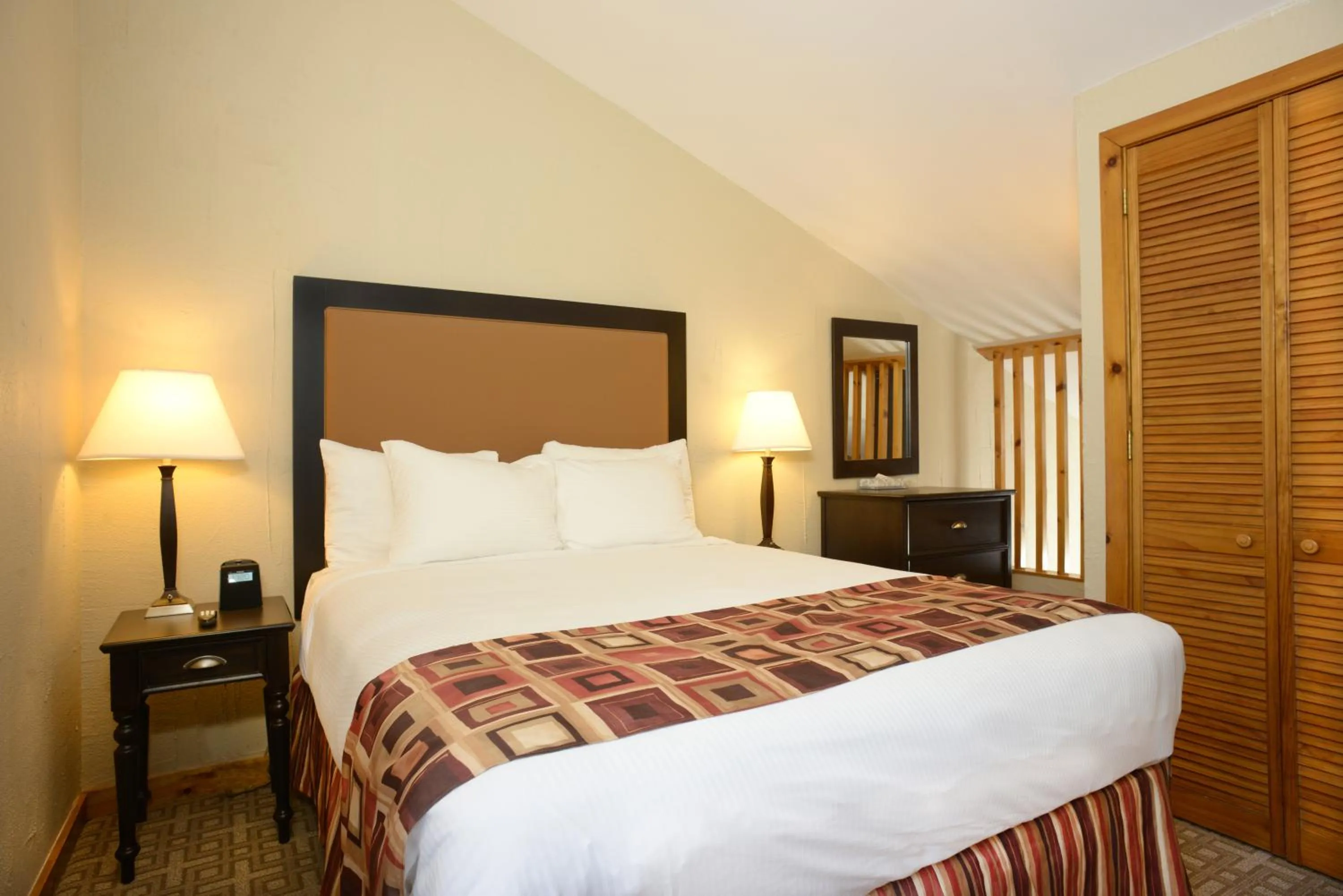 Bed in Millcroft Inn & Spa