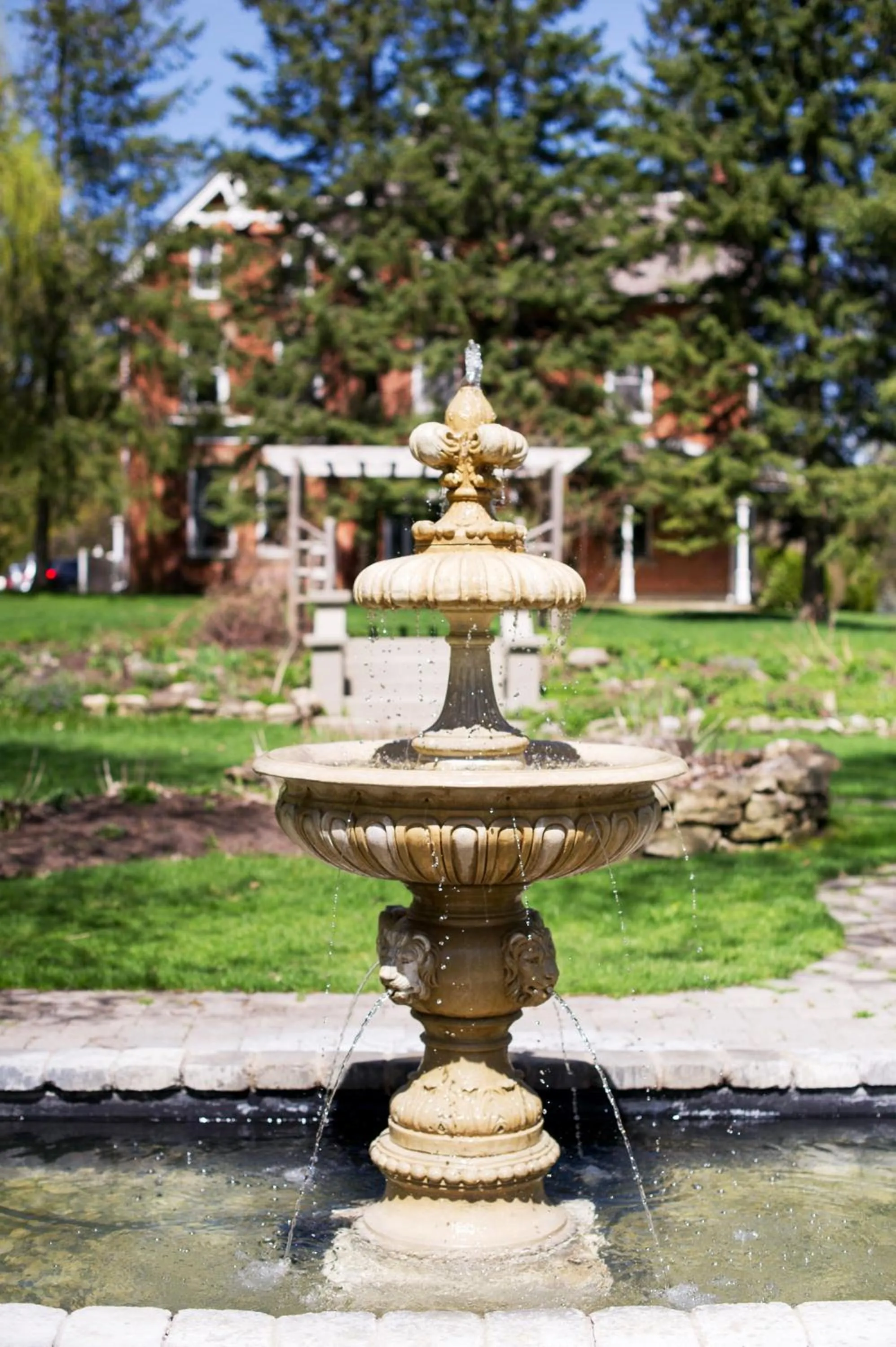 Facade/entrance in Millcroft Inn & Spa