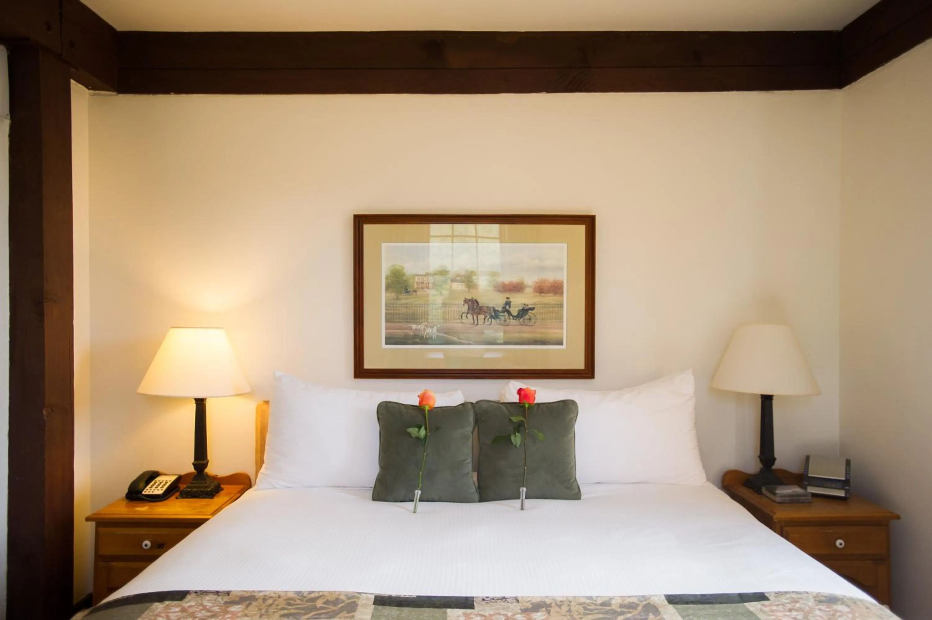 Bed in Millcroft Inn & Spa