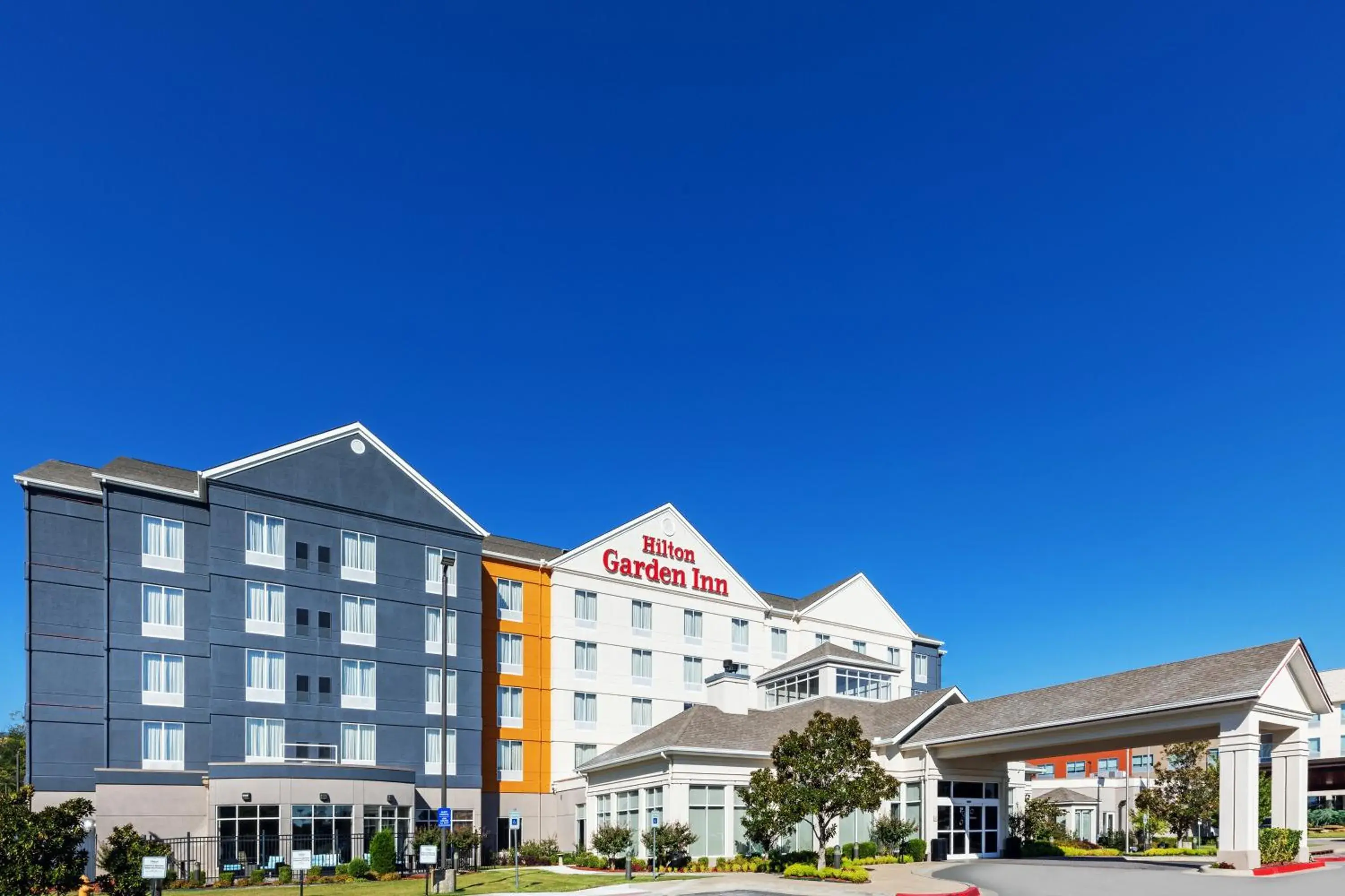 Property building in Hilton Garden Inn Midtown Tulsa Property building in Hilton Garden Inn Midtown Tulsa