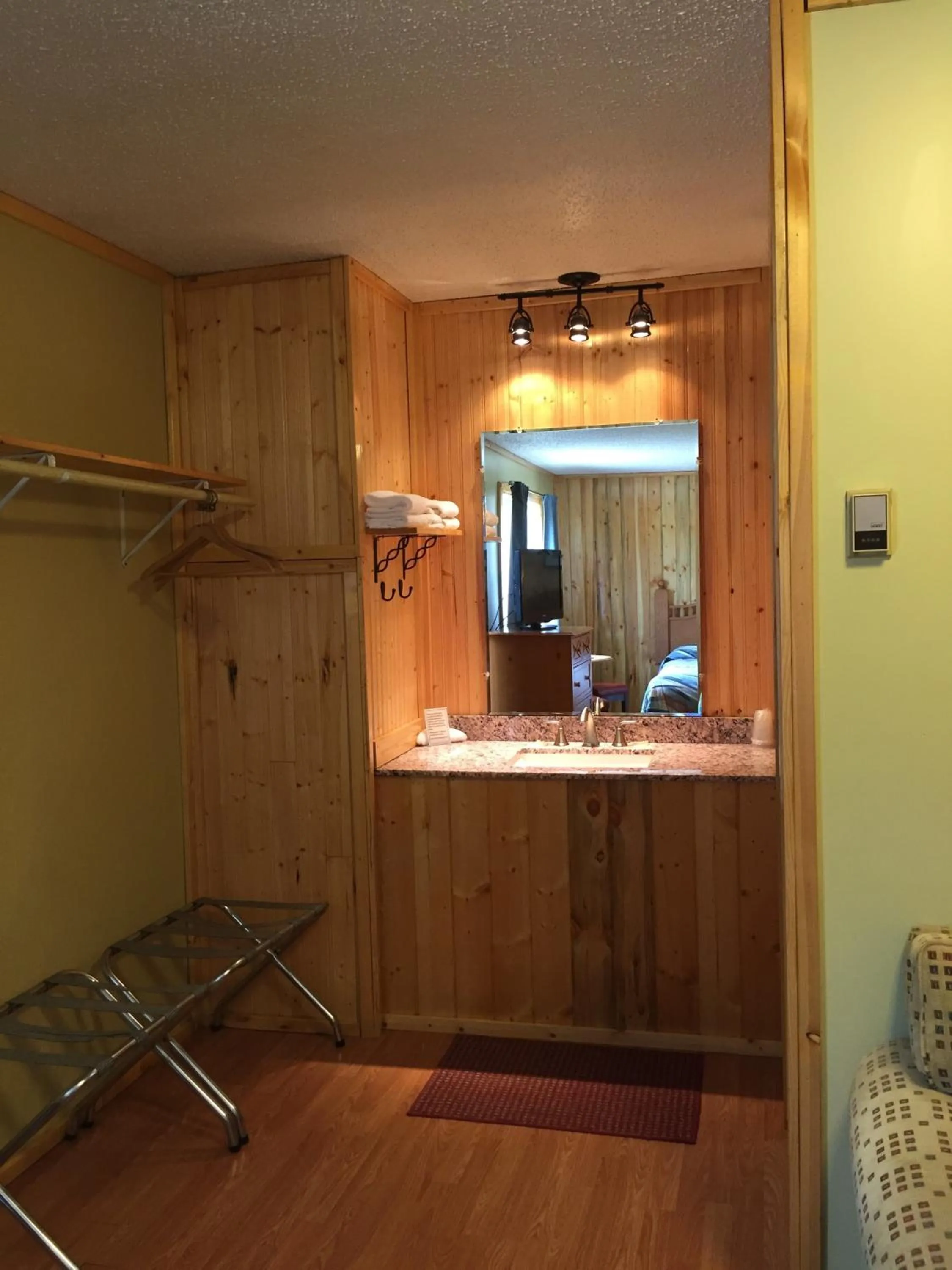 Toilet in Z Bar Motel