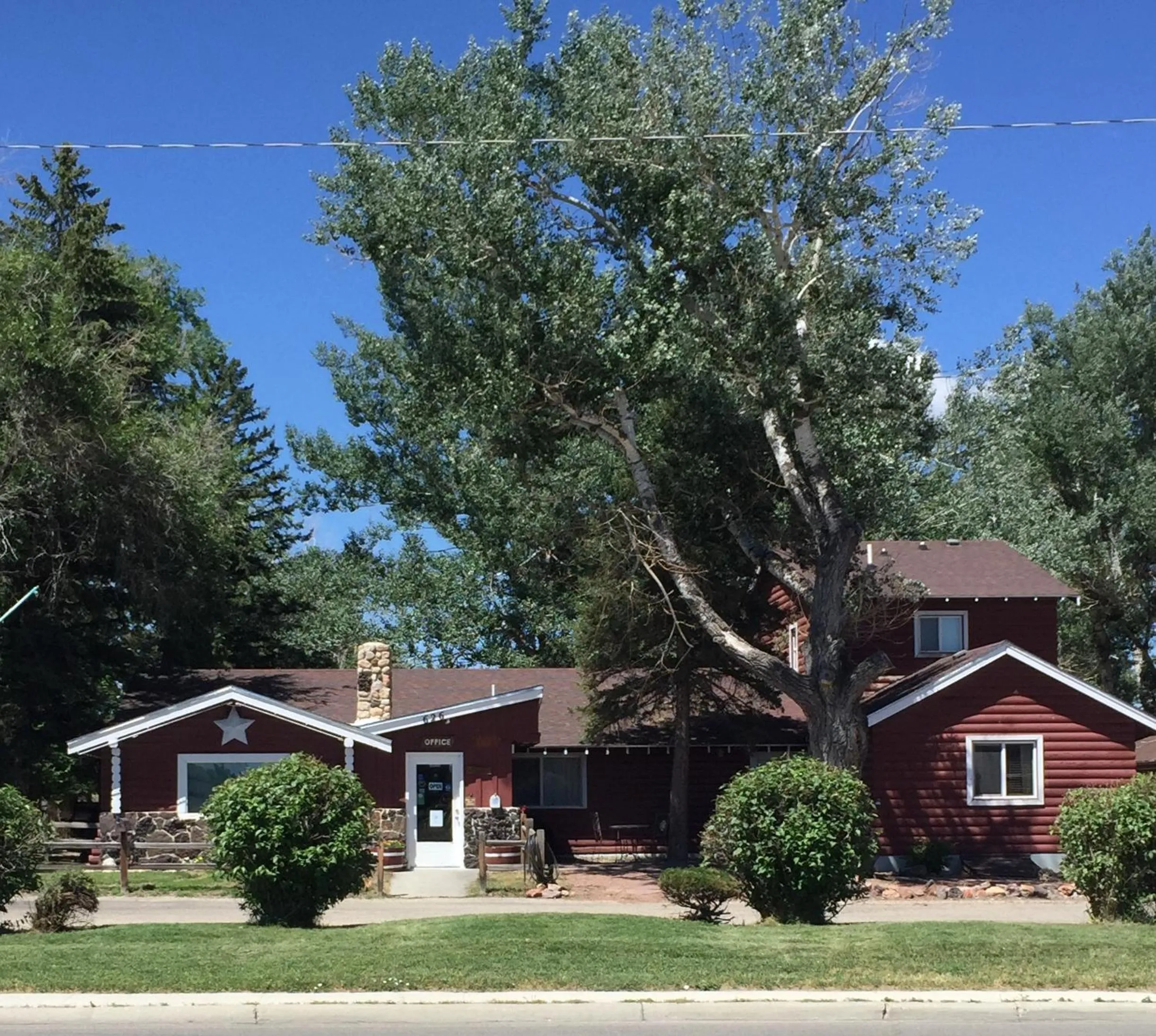 Property building in Z Bar Motel