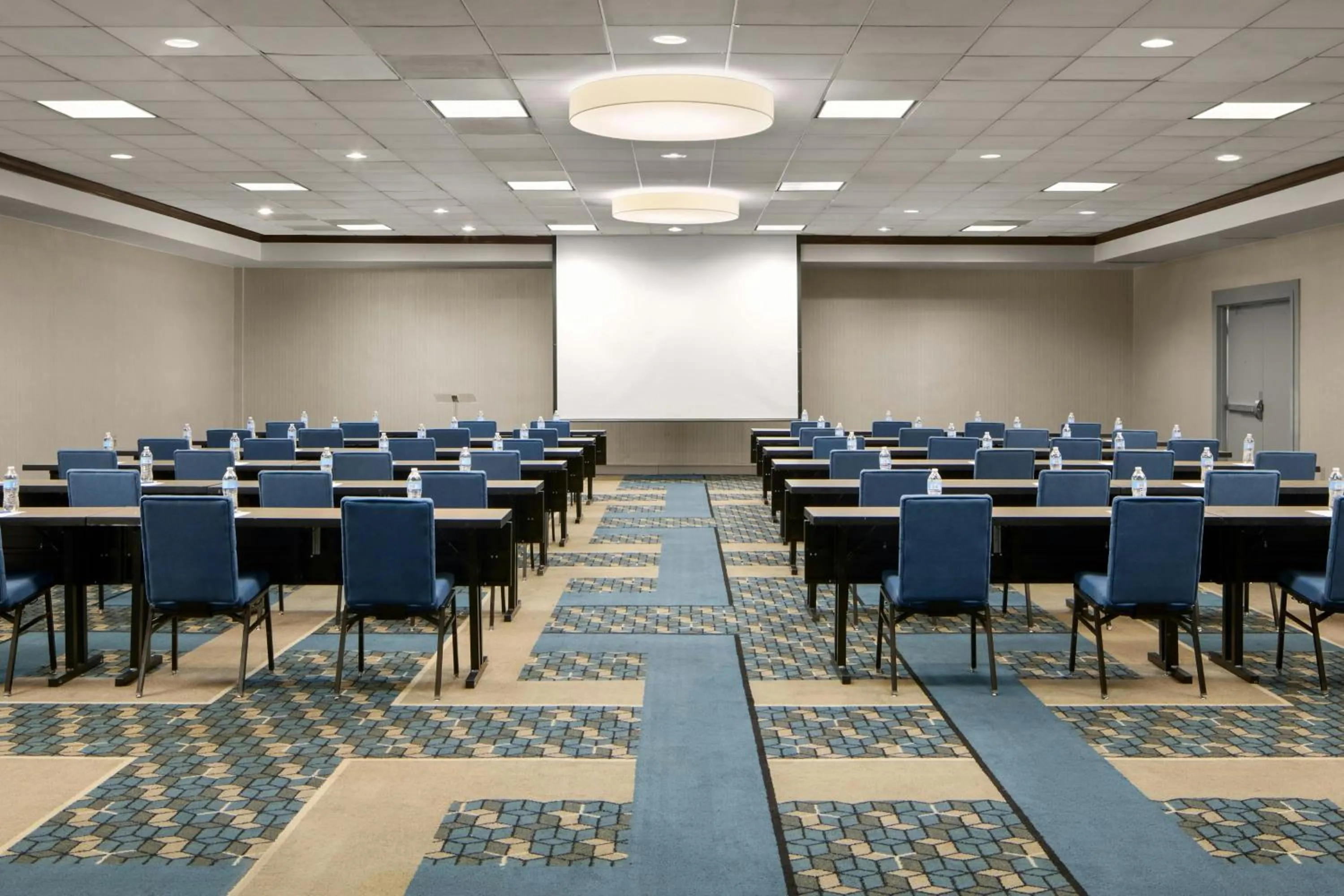Meeting/conference room in Four Points by Sheraton Richmond Airport