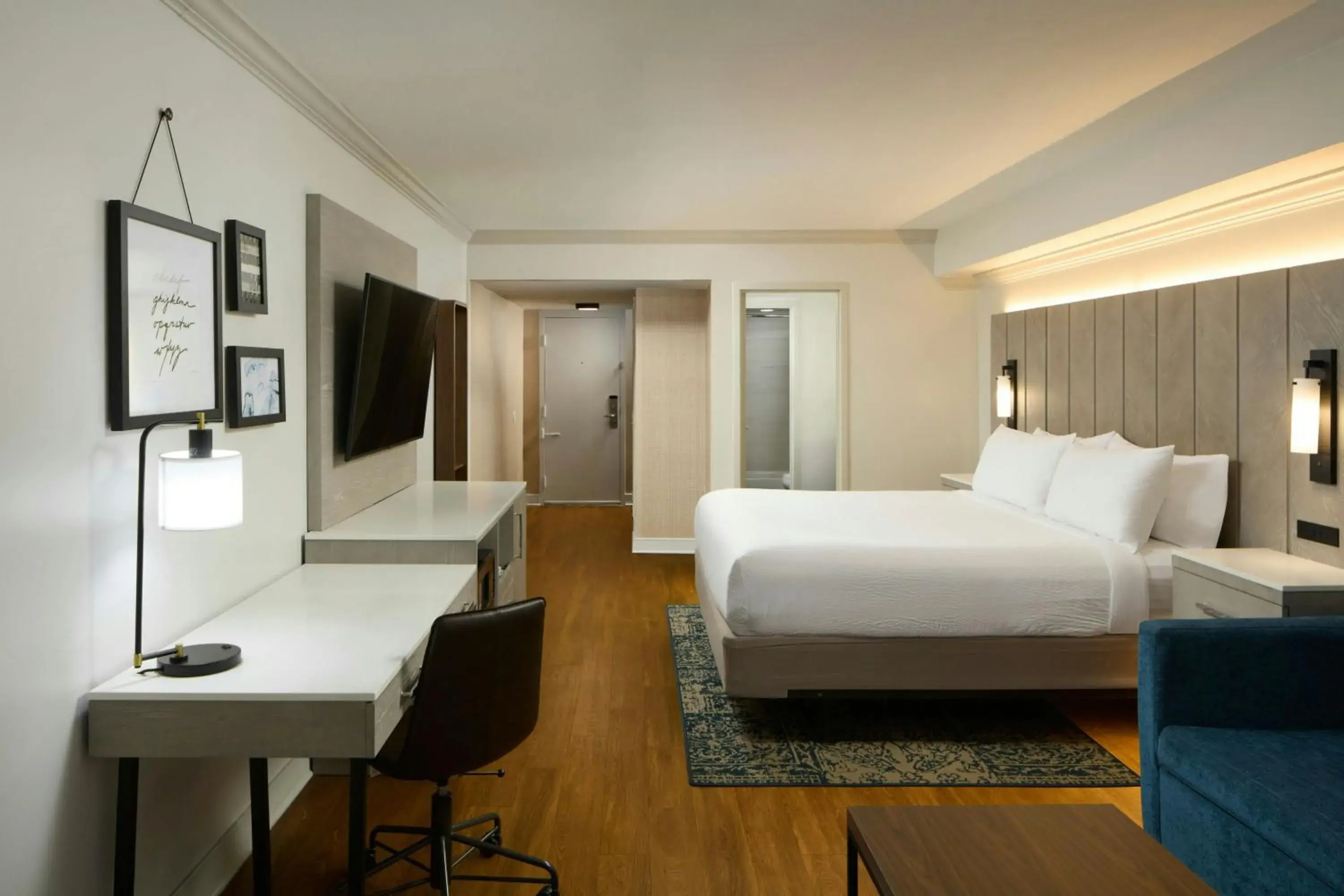 Junior Suite, 1 King, Alternate bed: sofa bed, Atrium view in Four Points by Sheraton Richmond Airport Junior Suite, 1 King, Alternate bed: sofa bed, Atrium view in Four Points by Sheraton Richmond Airport