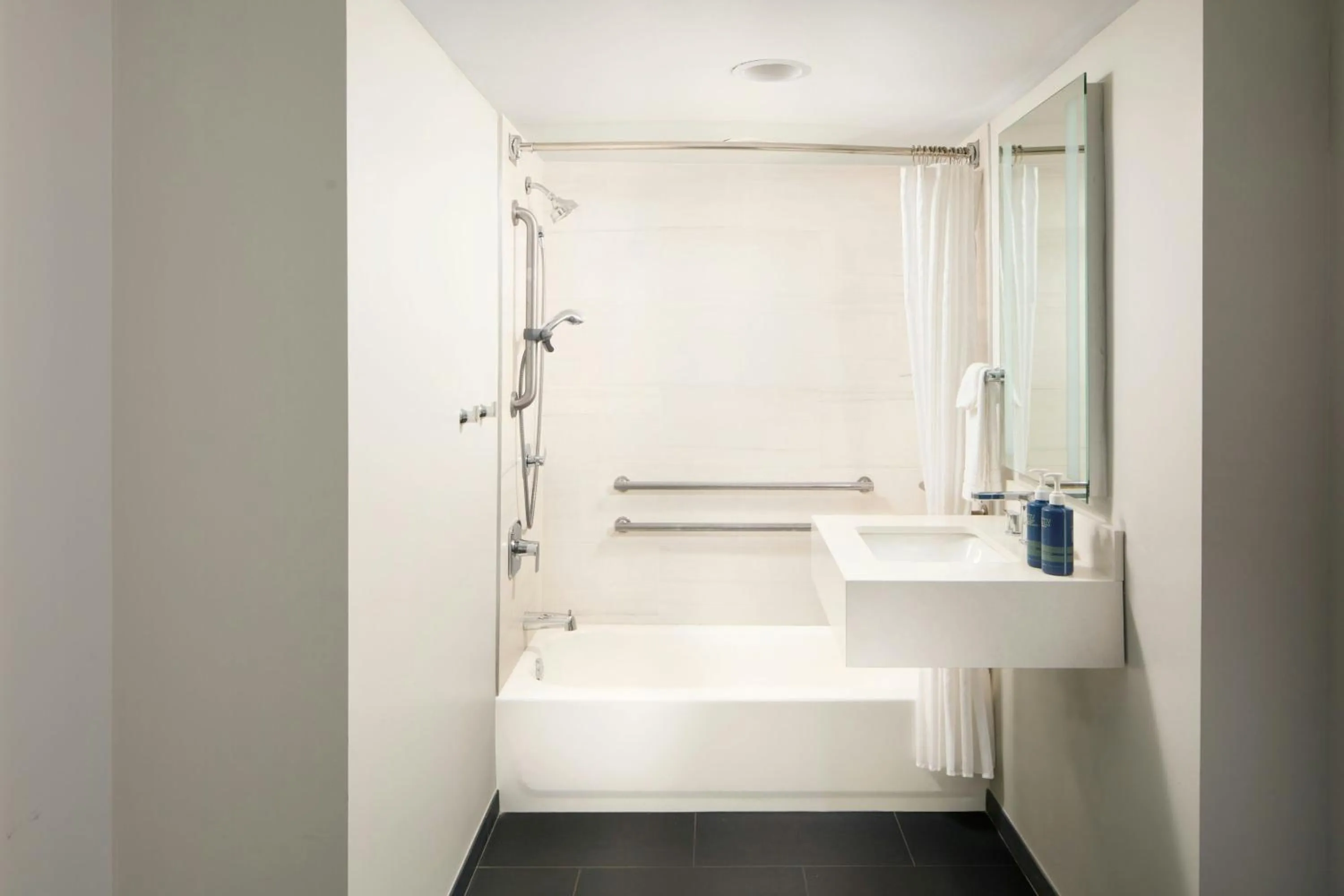 Bathroom in Four Points by Sheraton Richmond Airport