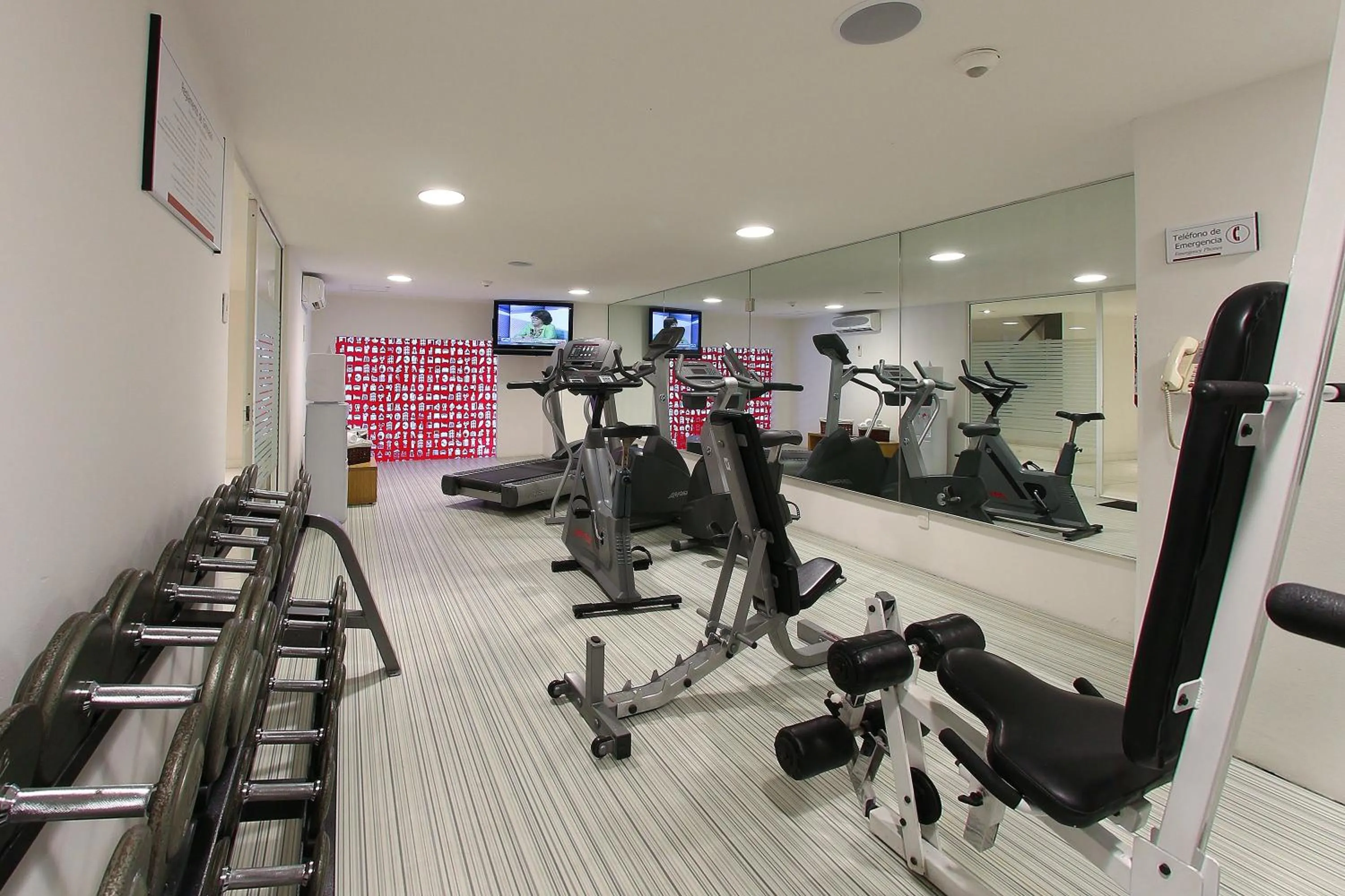 Fitness centre/facilities in Fiesta Inn Express Naucalpan