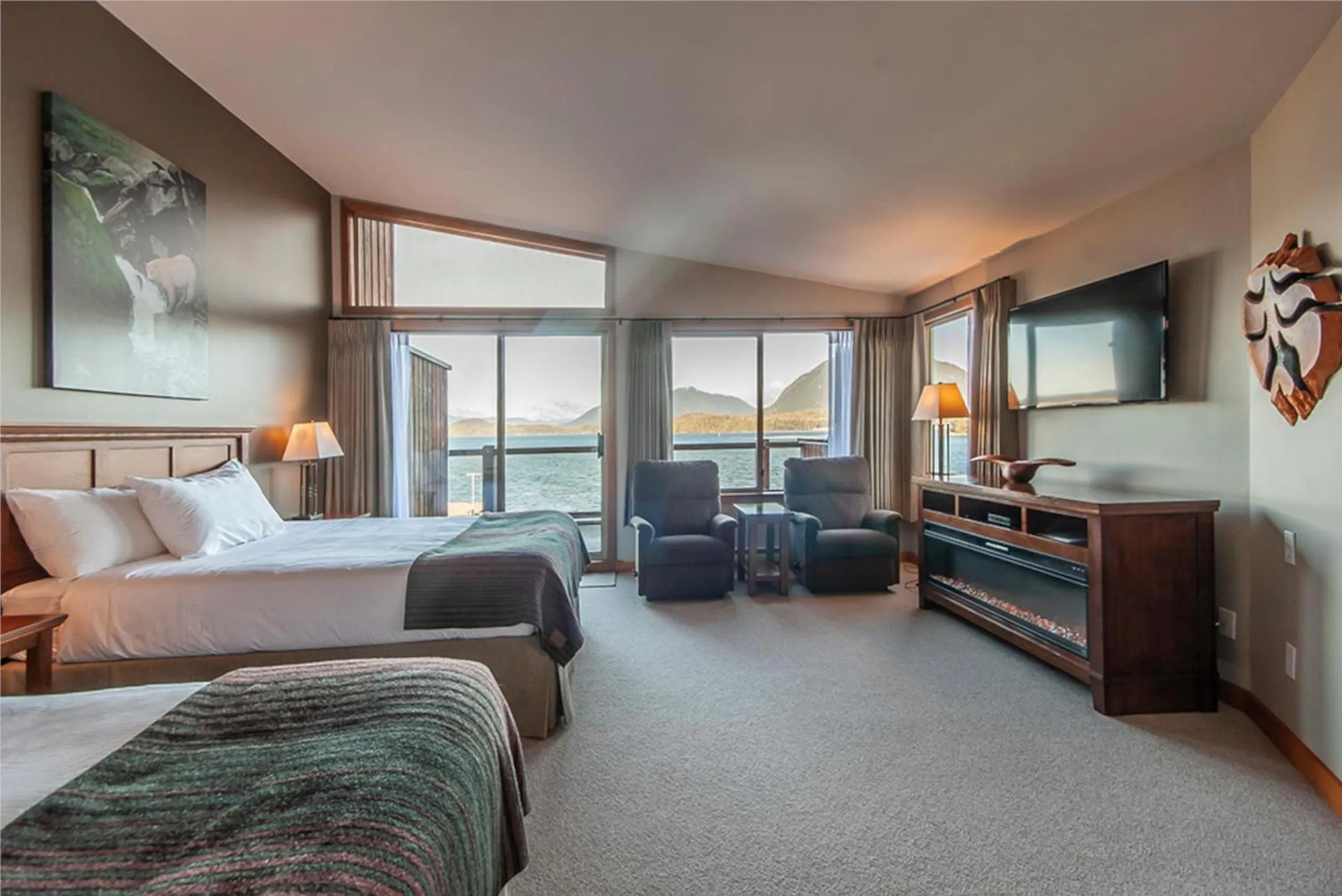 Bed in Himwitsa Lodge