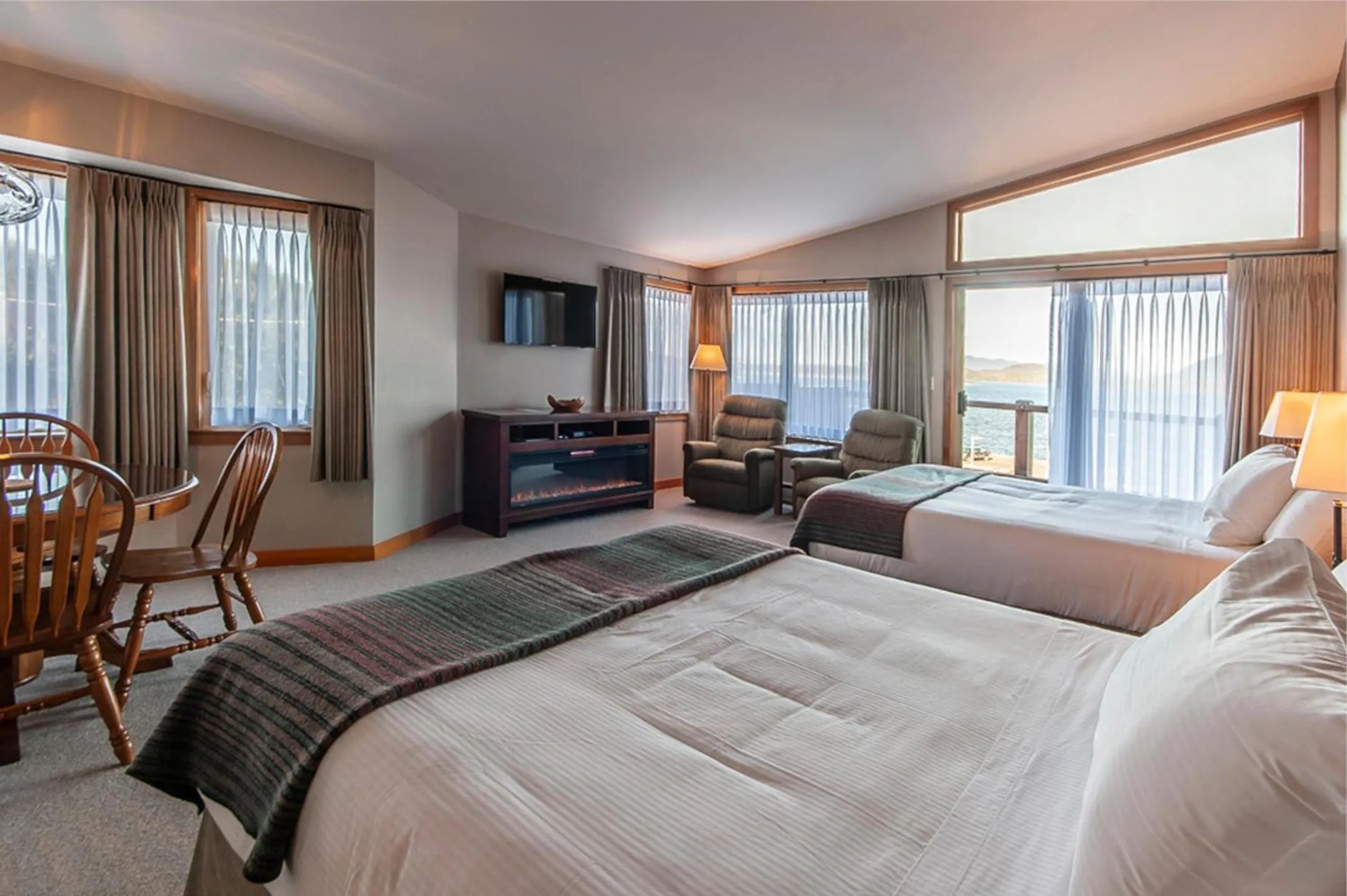 Bed in Himwitsa Lodge