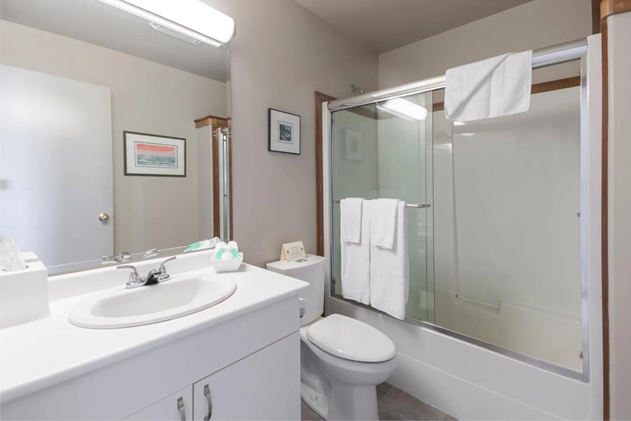 Shower in Himwitsa Lodge