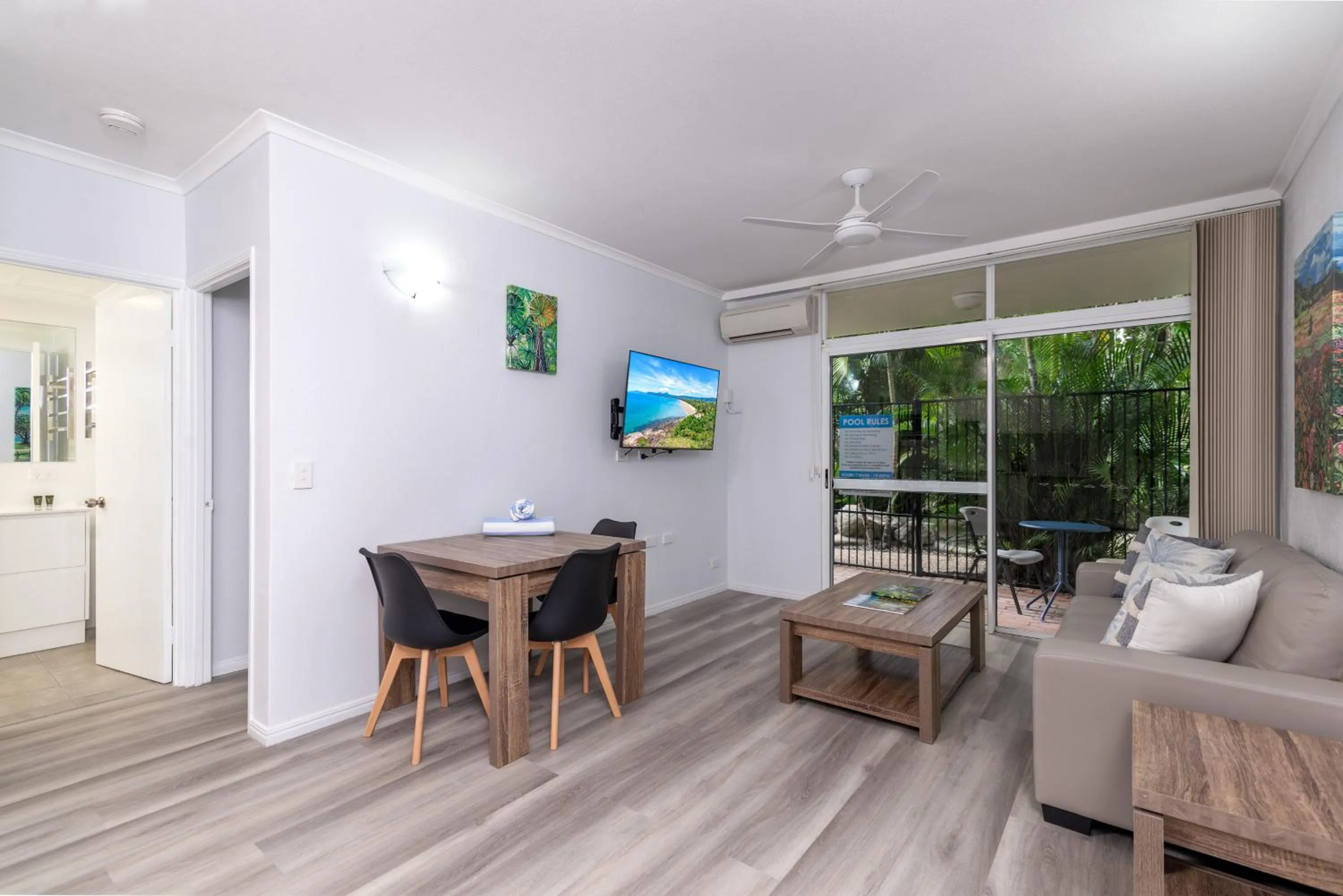 Seascape Holidays - Coral Apartments