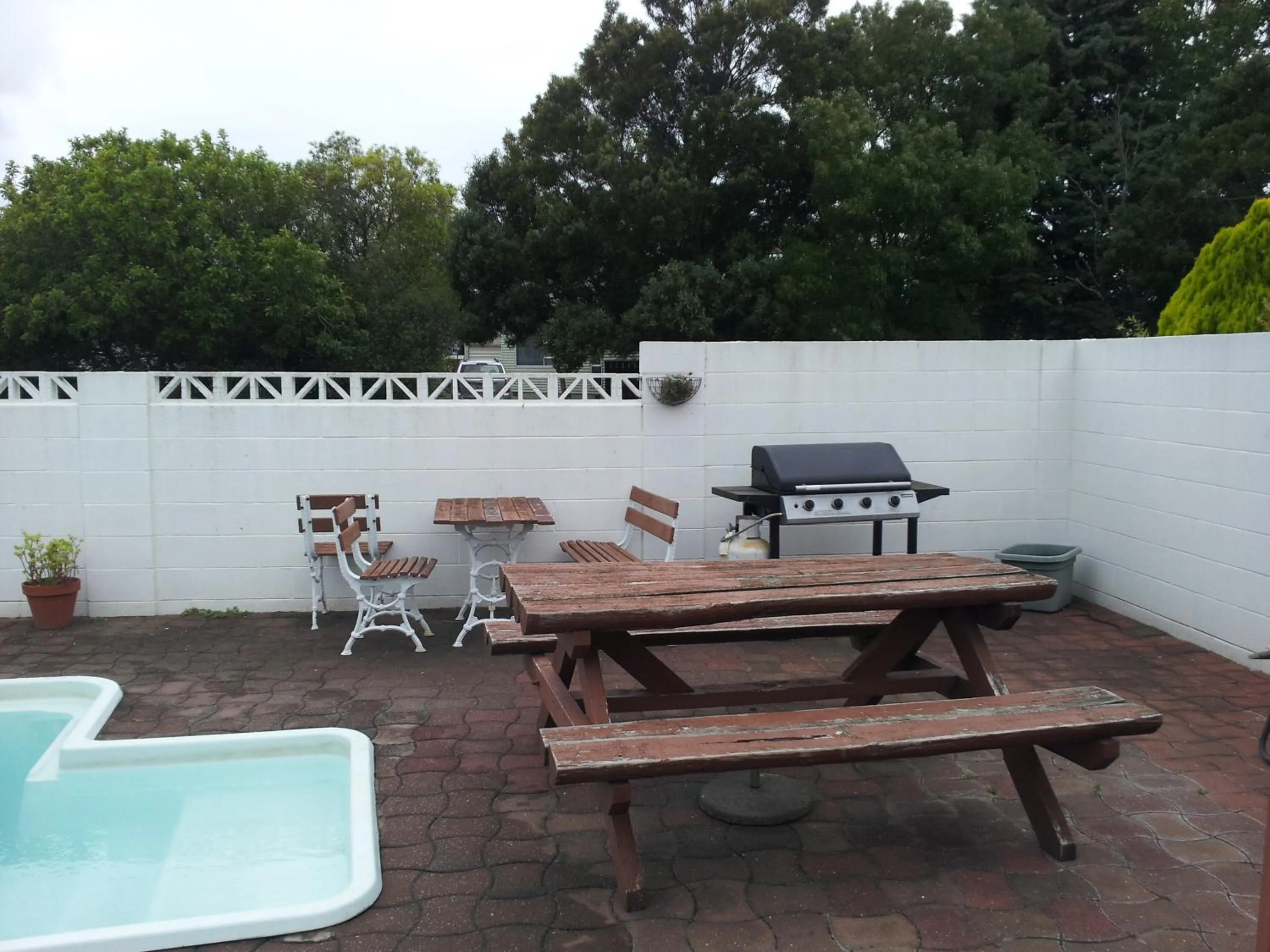 Patio in Ace High Motor Inn