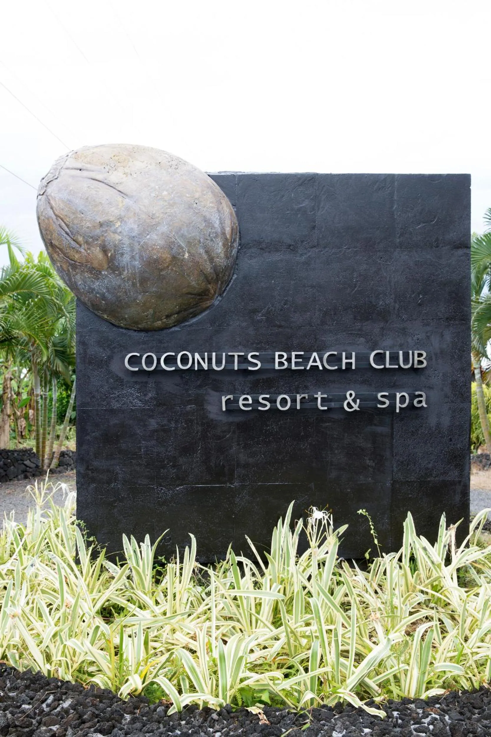 Facade/entrance in Coconuts Beach Club Resort and Spa