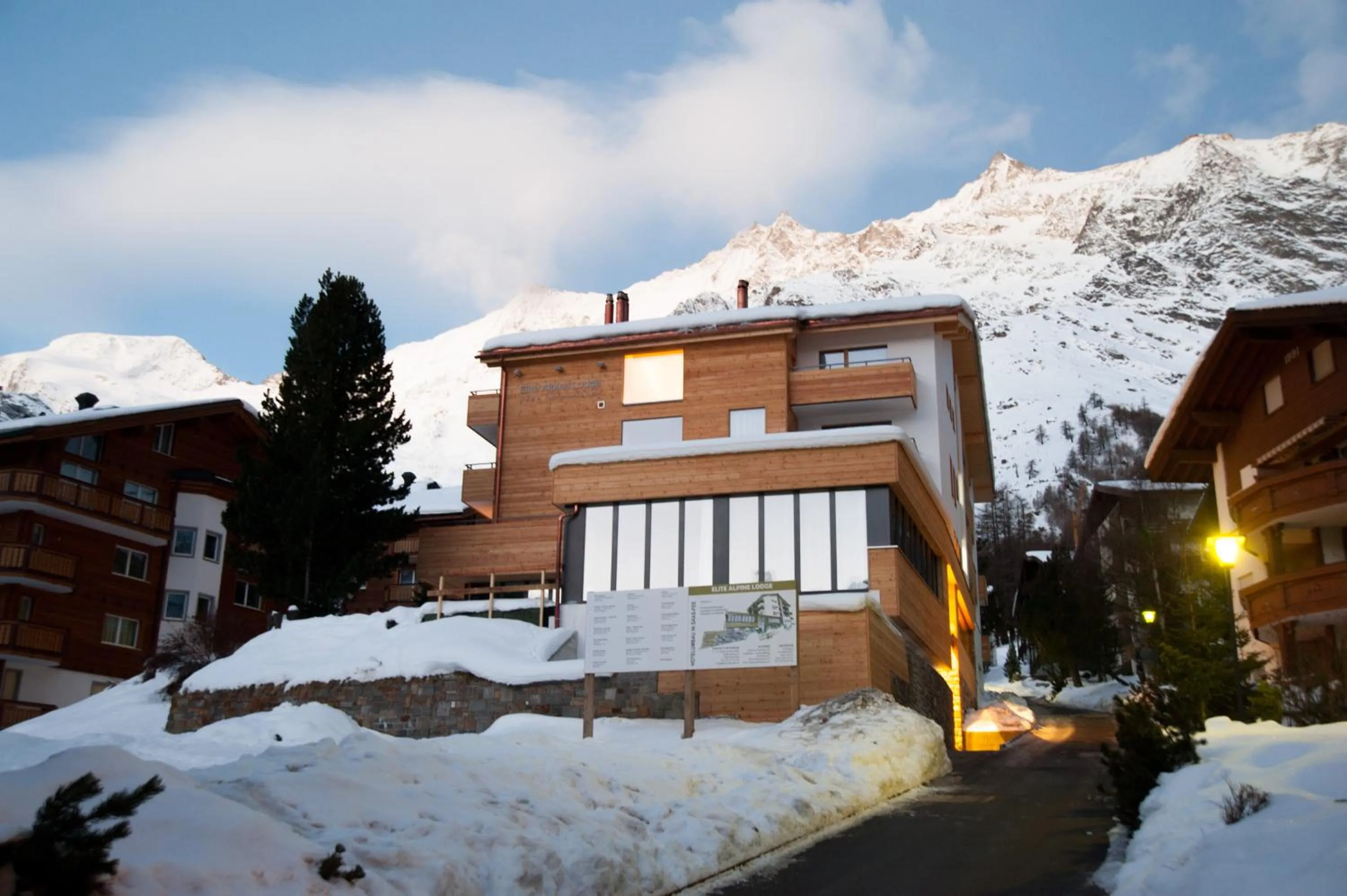 Facade/entrance in Elite Alpine Lodge - Apart & Breakfast