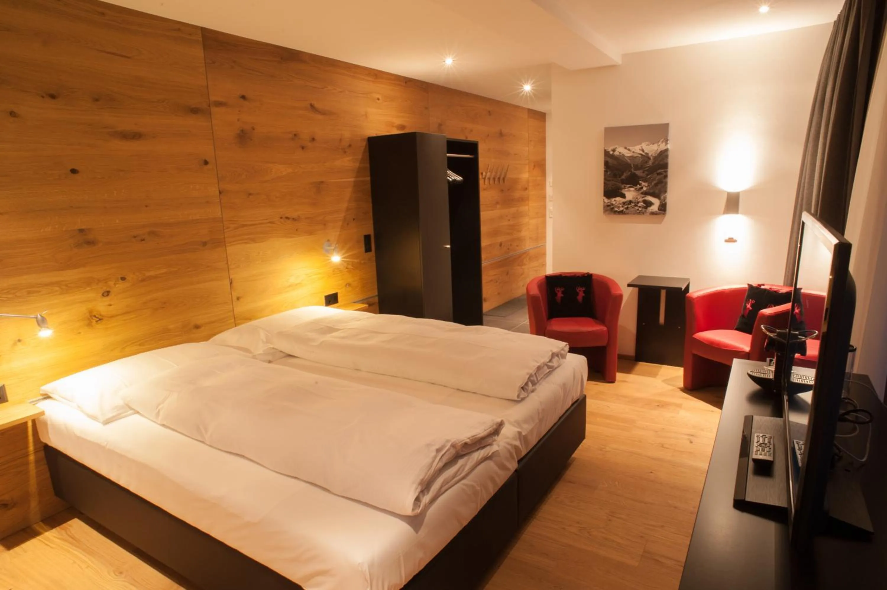 Photo of the whole room, Bed in Elite Alpine Lodge - Apart & Breakfast