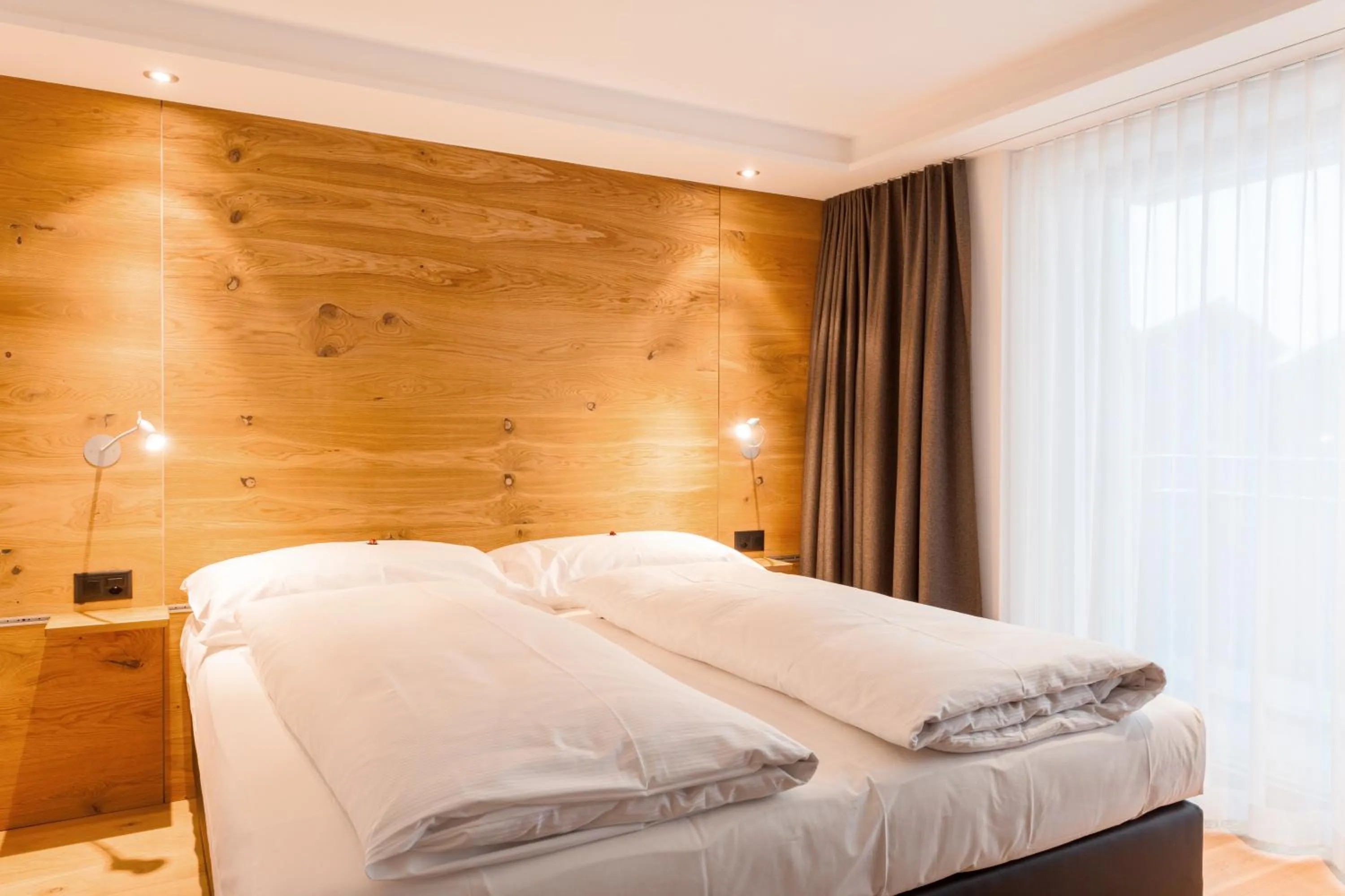 Bedroom, Bed in Elite Alpine Lodge - Apart & Breakfast