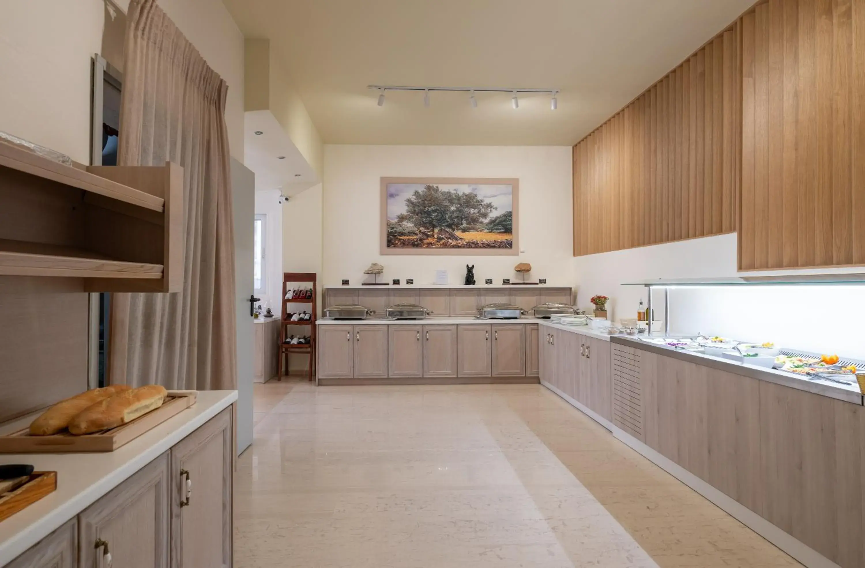 Food and drinks in Calypso Hotel Food and drinks in Calypso Hotel